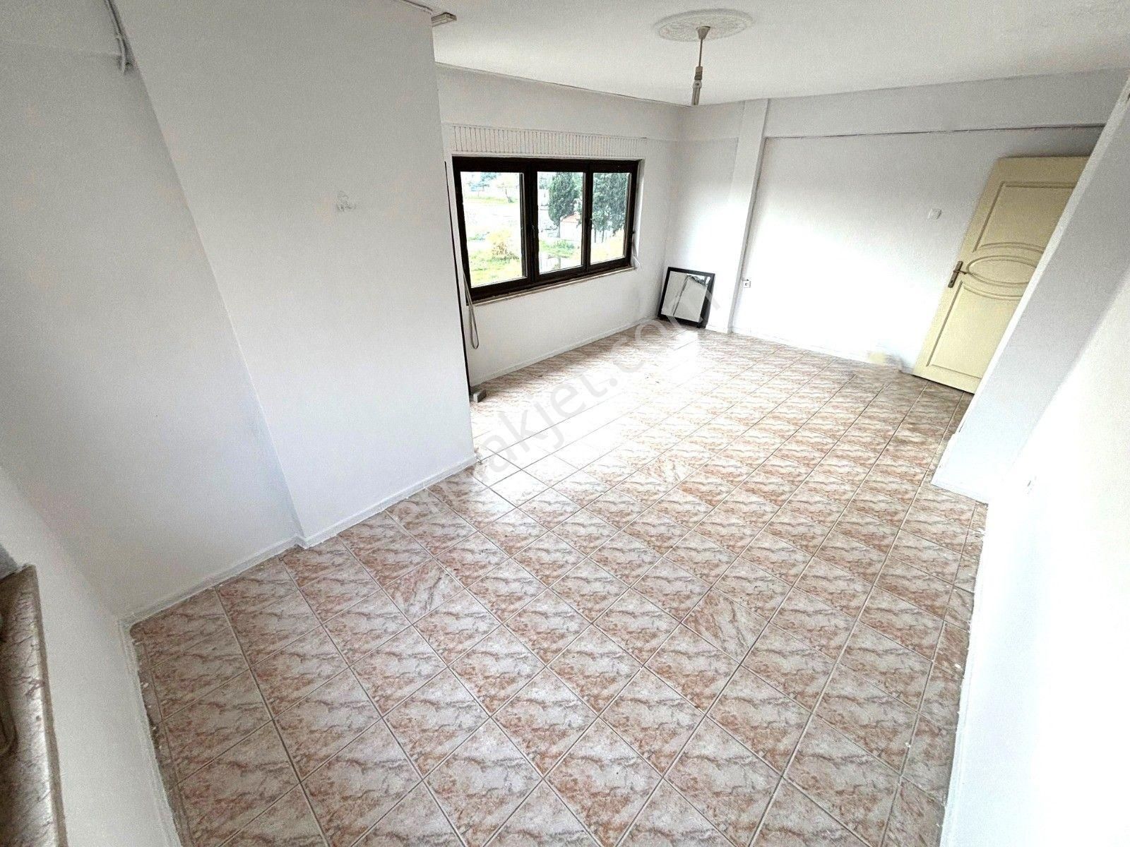 Aygül'den Akçay'da 🌊denize 100 Mt Mesafede Doğalgazlı Çift Balkonlu Ayrı Mutfaklı 2+1 Satlık Daire - Görsel 9