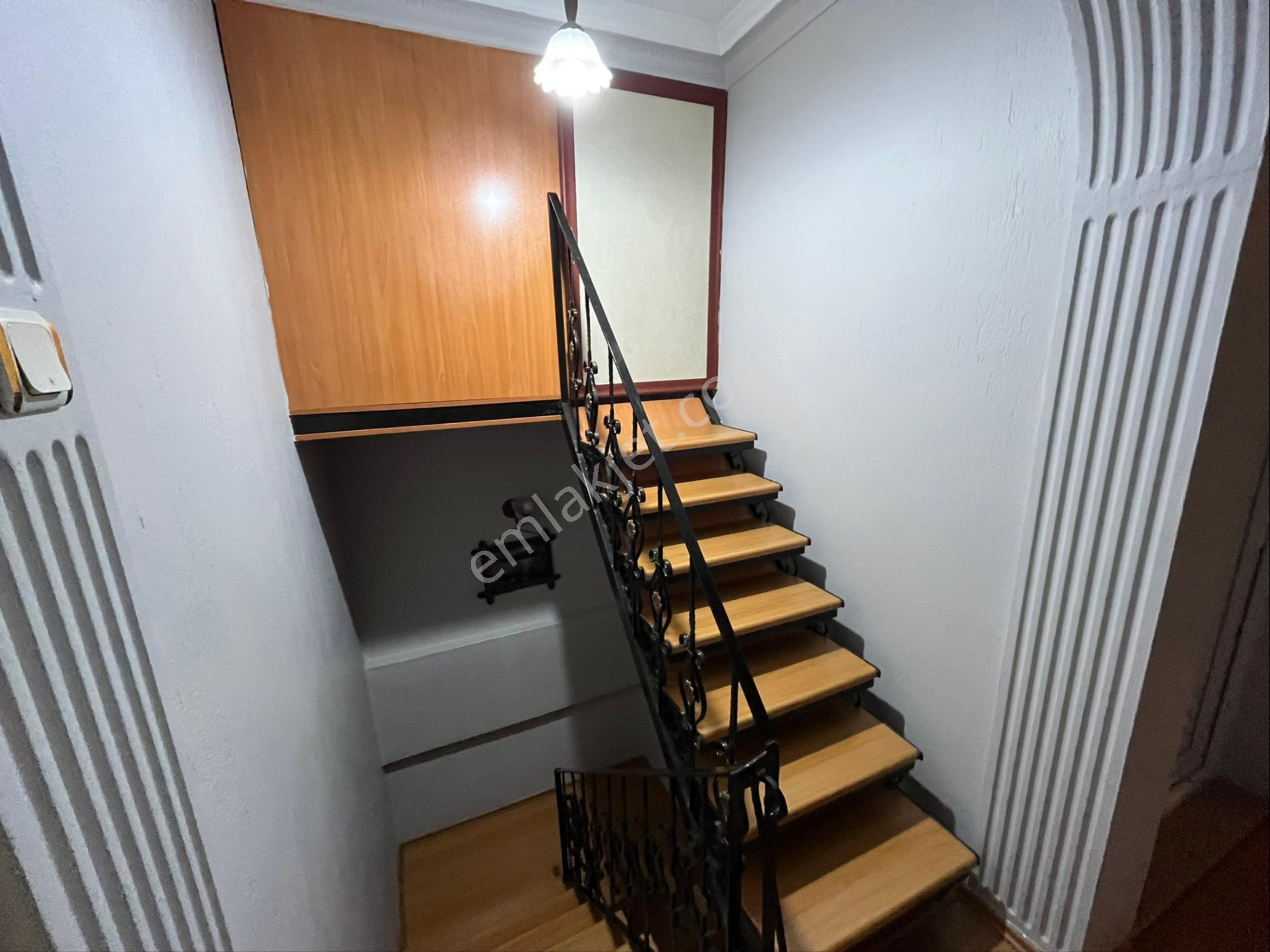 Alaşehir Sarısu Mahallesi Eşyalı Kiralık 4+1 Dubleks - Görsel 23