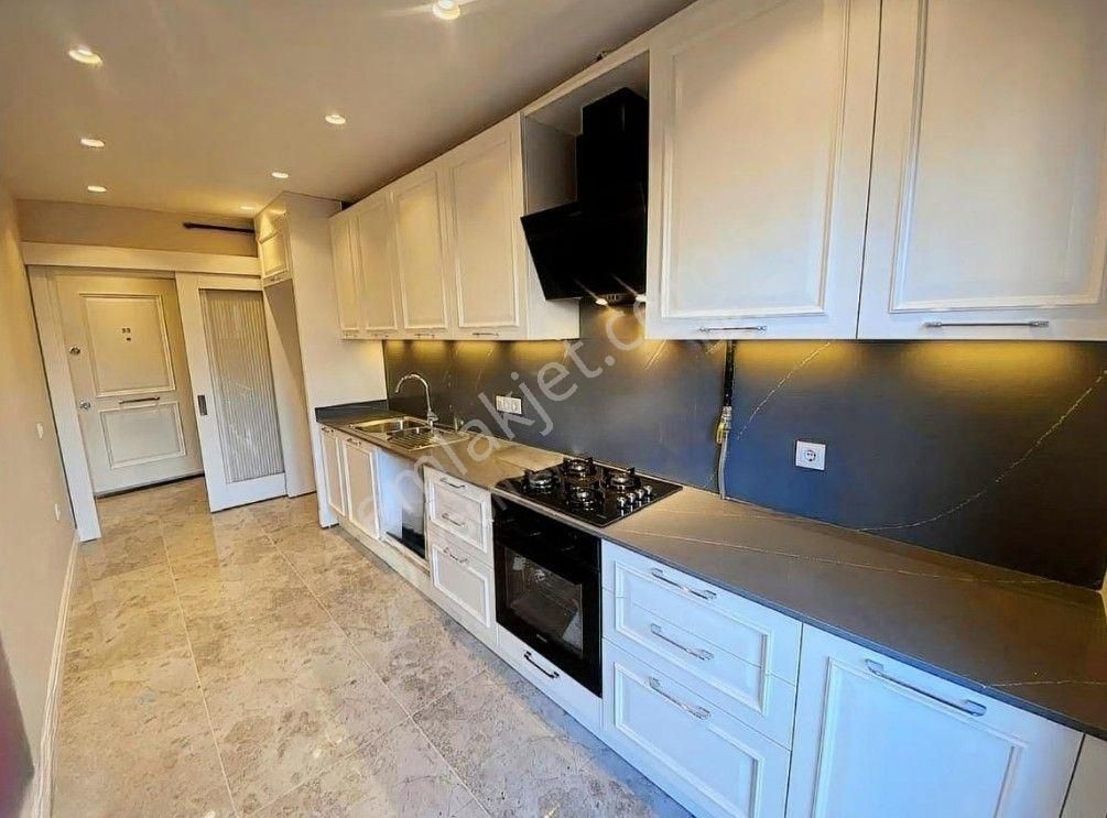 Erenköy Sıfır 107 M2 Net Ebeveyn Banyolu Güzel Konumda Satılık 3+1 Daire - Görsel 2