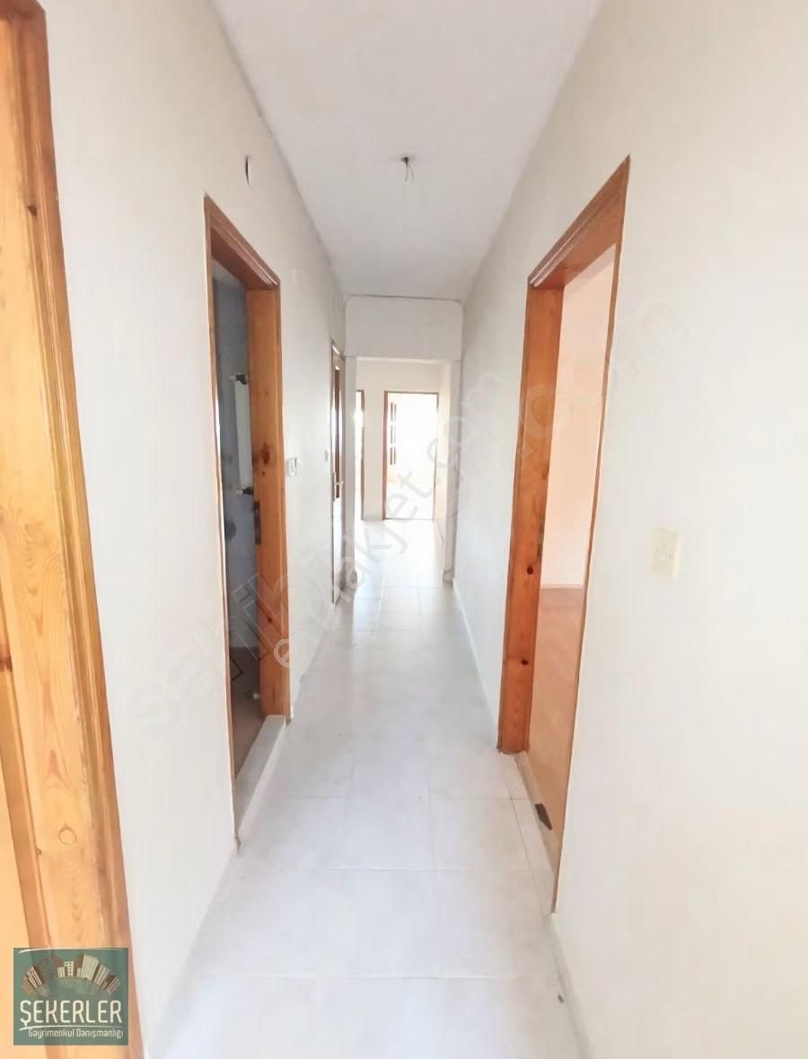 Şekerlerden Beşevler Bilginler Caddesi Üzerinde Ara Kat Daire - Görsel 3