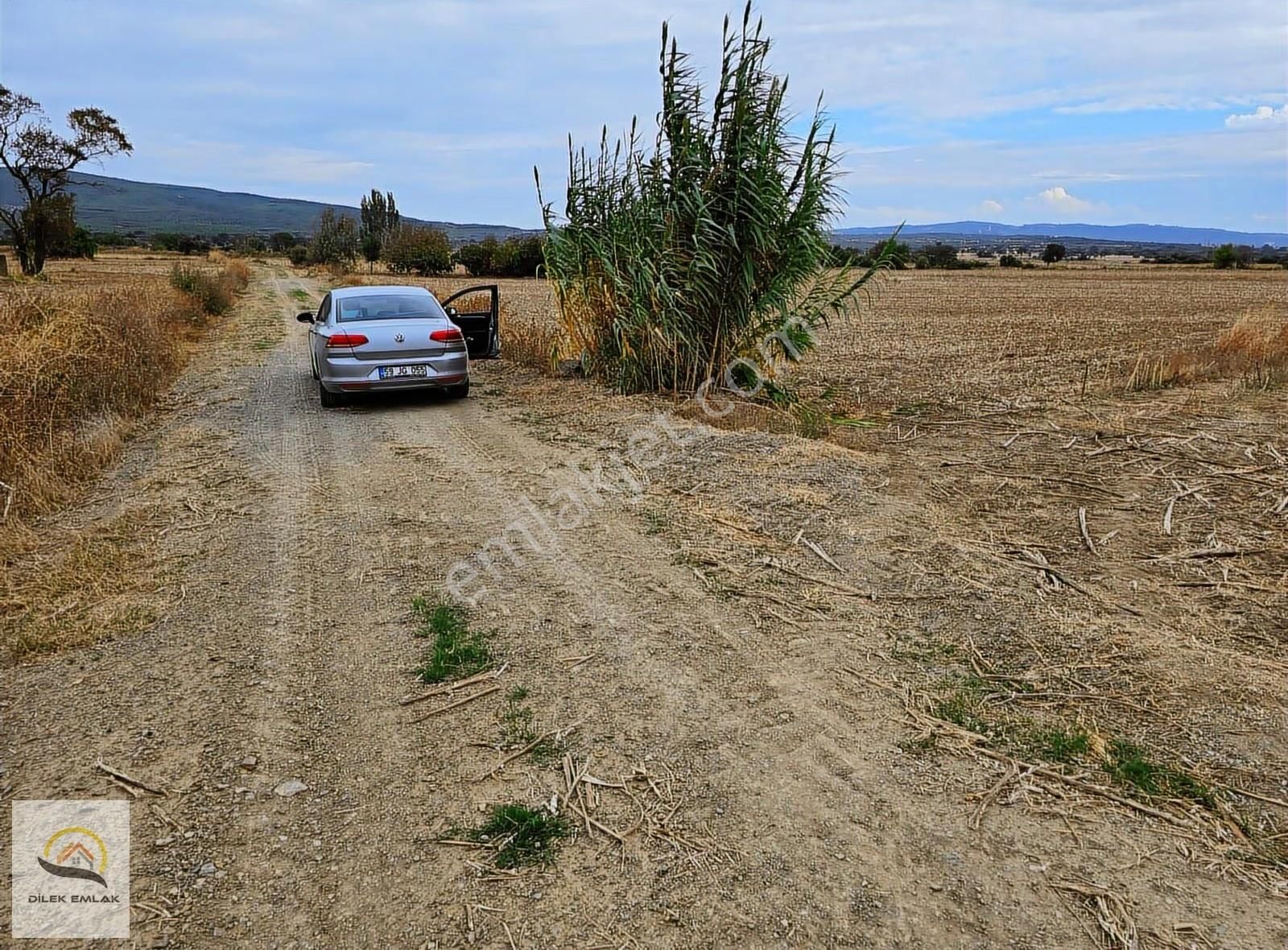 Çanakkale Eceabat'da Deniz Manzaralı Yola Cephe Tek Tapu Tarla.! - Görsel 18
