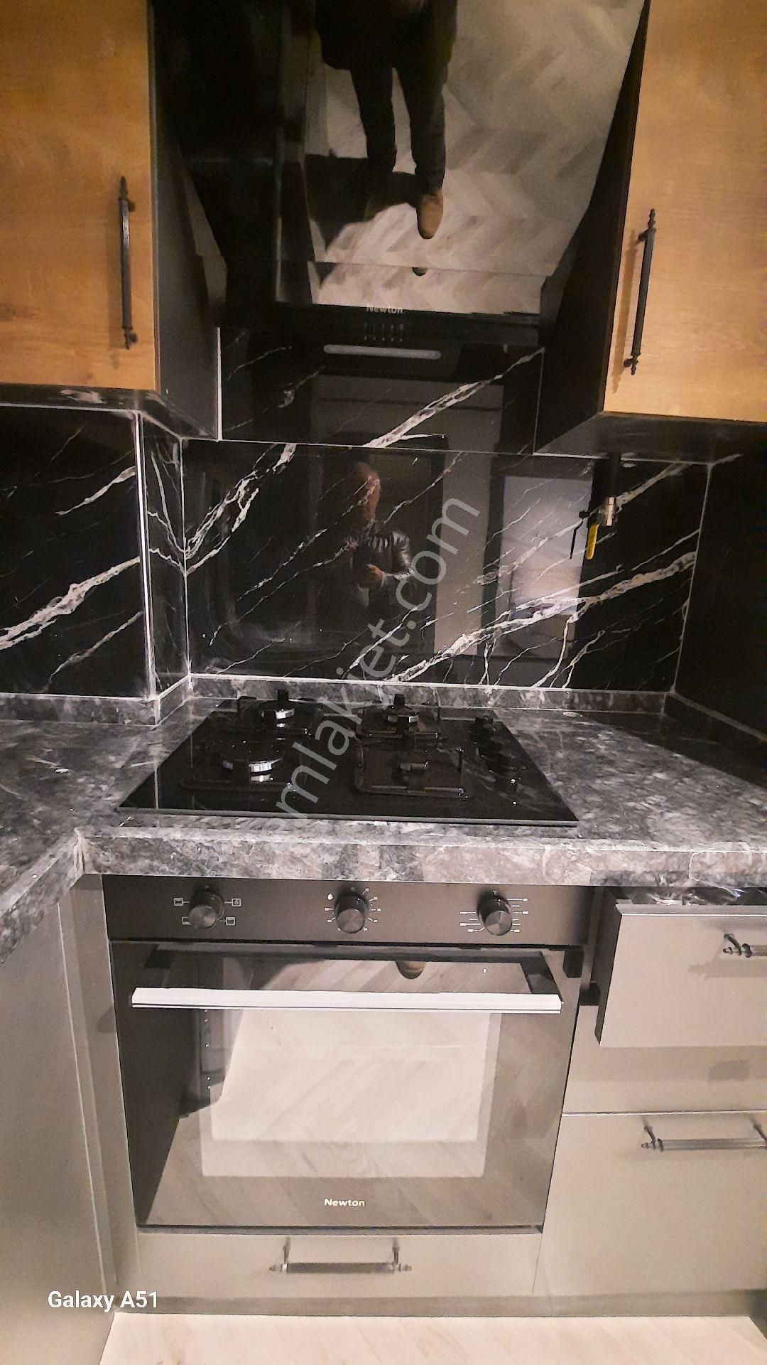 Körfez'de Full Eşyalı Lüks Dizayn Satılık 1+1 - Görsel 17