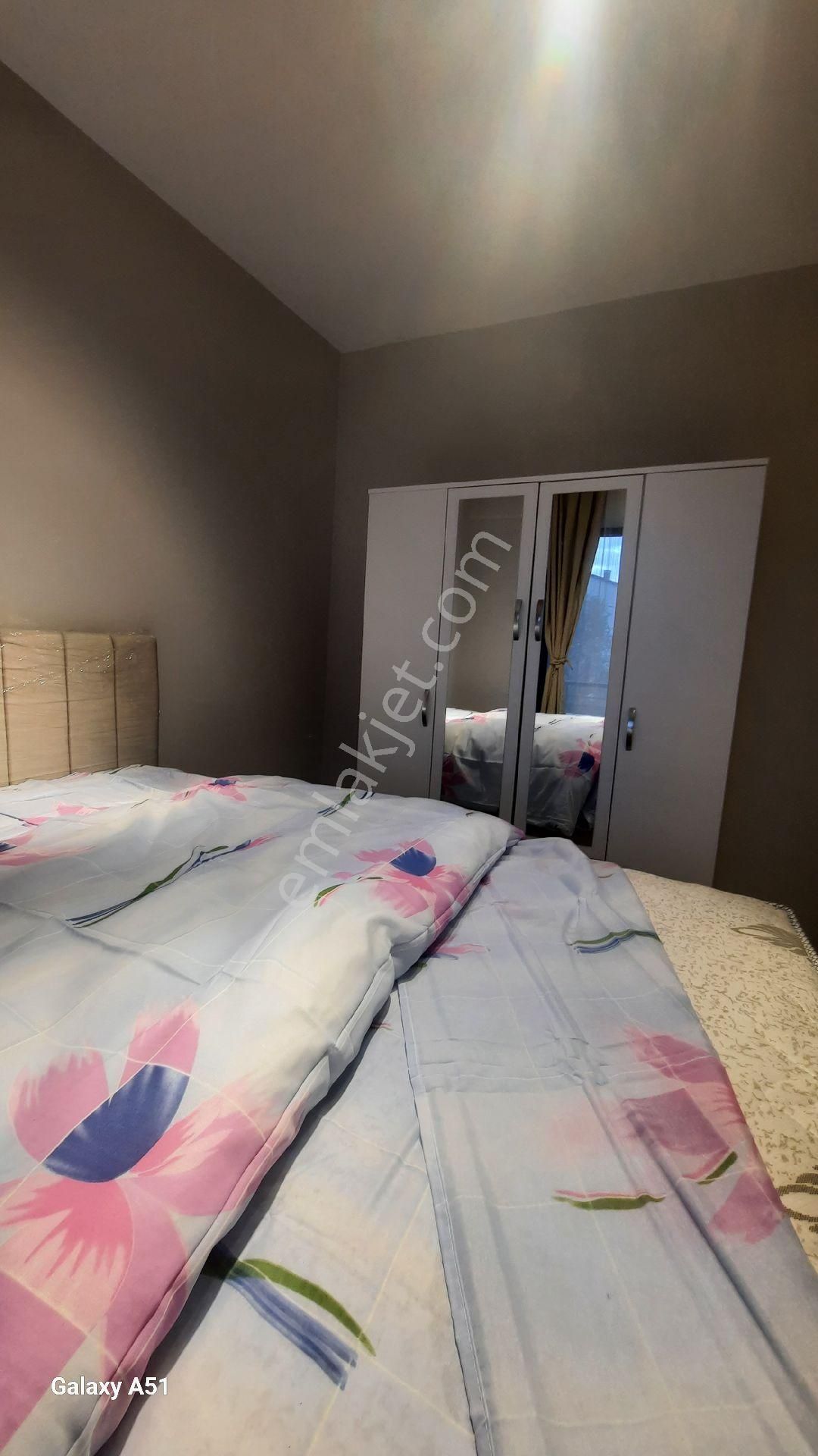 Körfez'de Full Eşyalı Lüks Dizayn Satılık 1+1 - Görsel 12