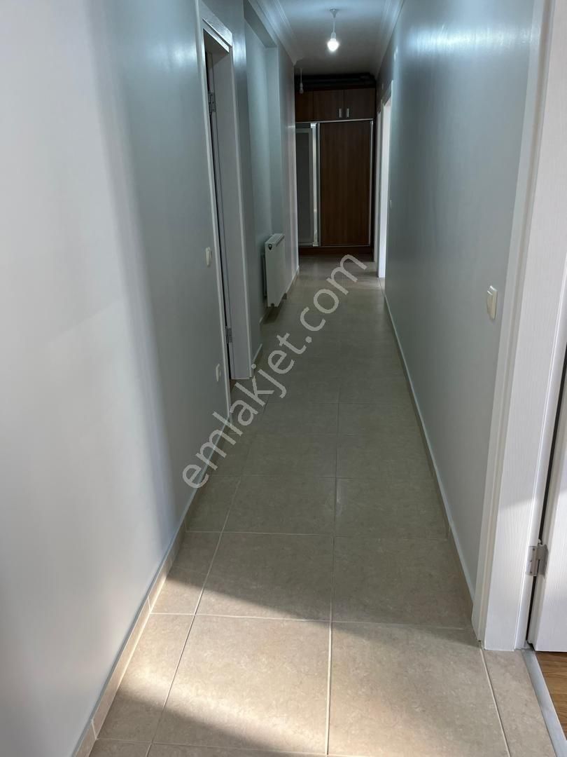 Ümraniye Armağanevler Mahallesi Diriliş Cad. Metro Yürüme Mesafesi Varan Cad.2+1 7.kat Asansör - Görsel 4