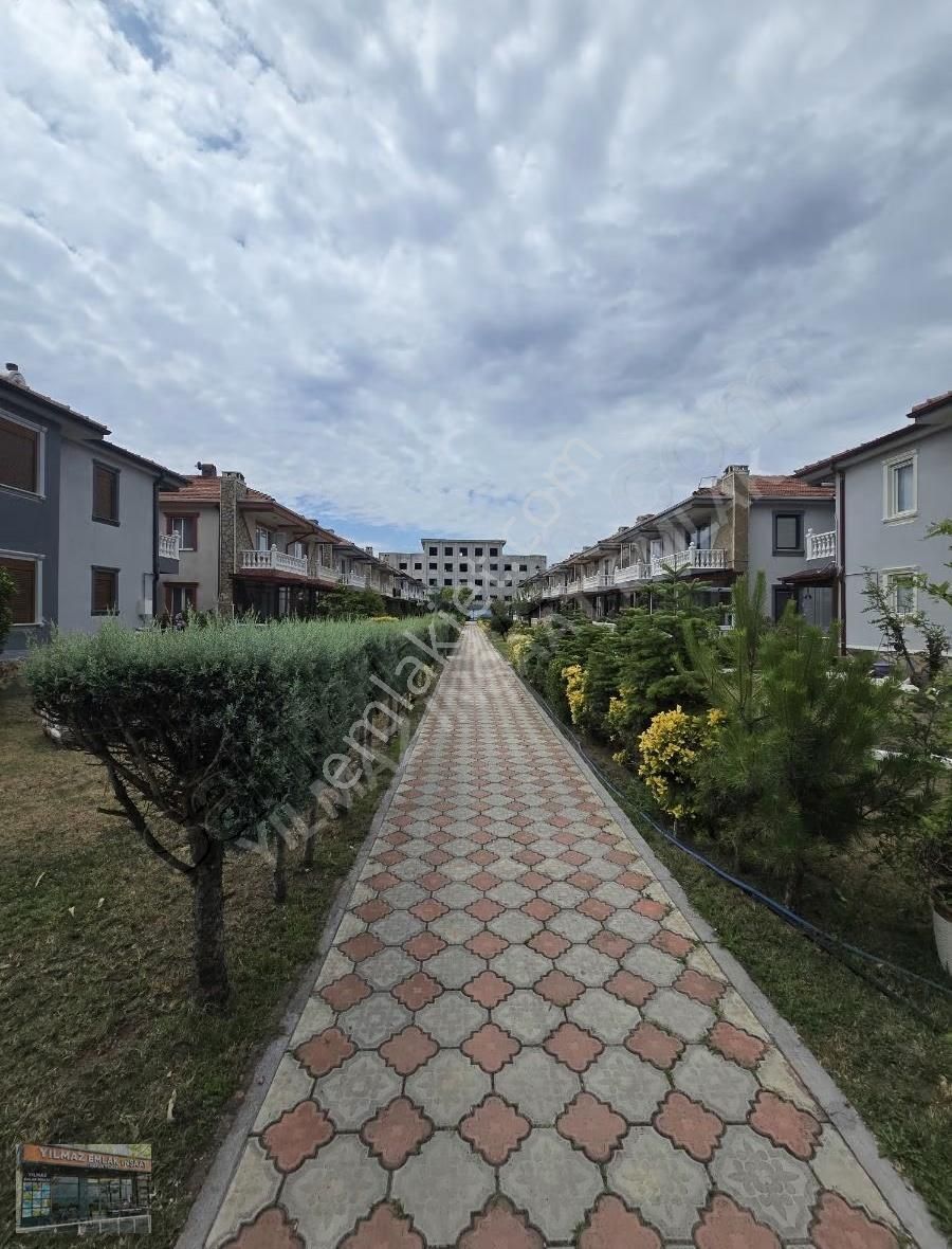 Denize Sıfır Site İçerisinde Müstakil Bahçeli Dublex Villa - Görsel 10