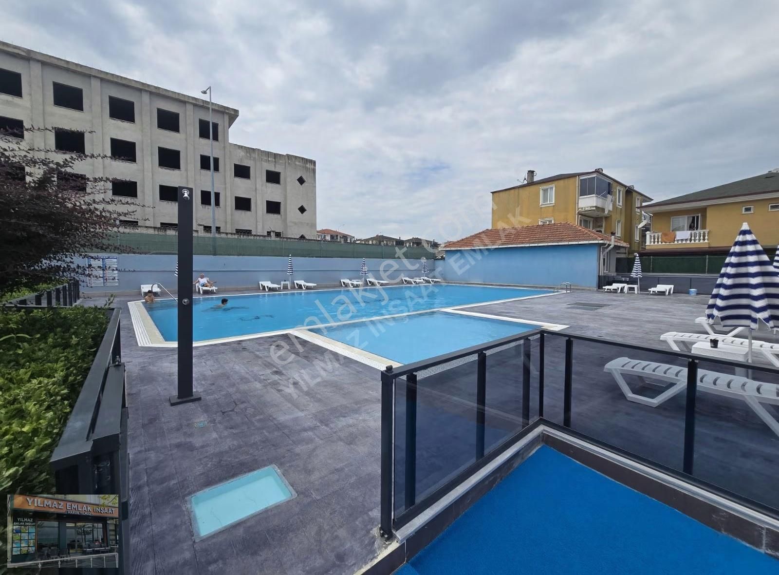 Denize Sıfır Site İçerisinde Müstakil Bahçeli Dublex Villa - Görsel 33