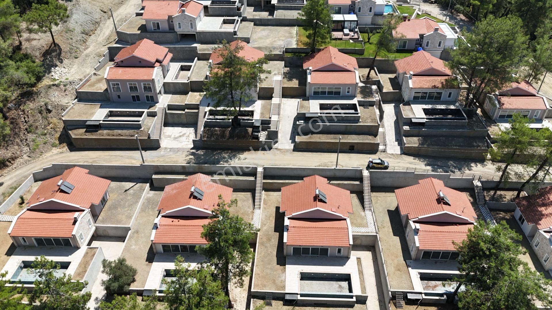 Goldhouse Dan Satılık Villa Yeşilüzümlüde 4+1 Fırsat - Görsel 2