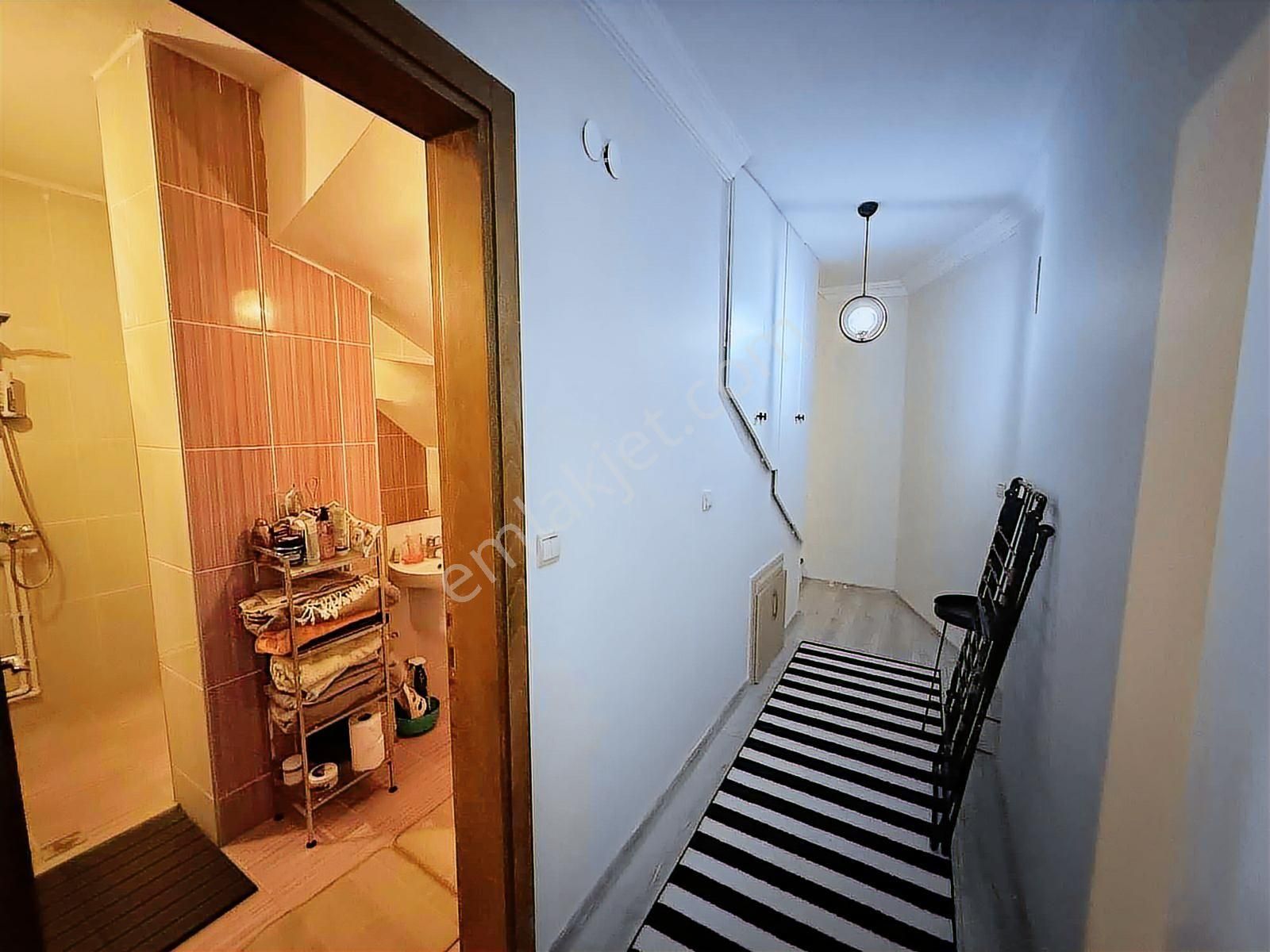 Seferihisar Camikebir Mah. Havuzlu Sitede 4+1 Tripleks Daire - Görsel 7