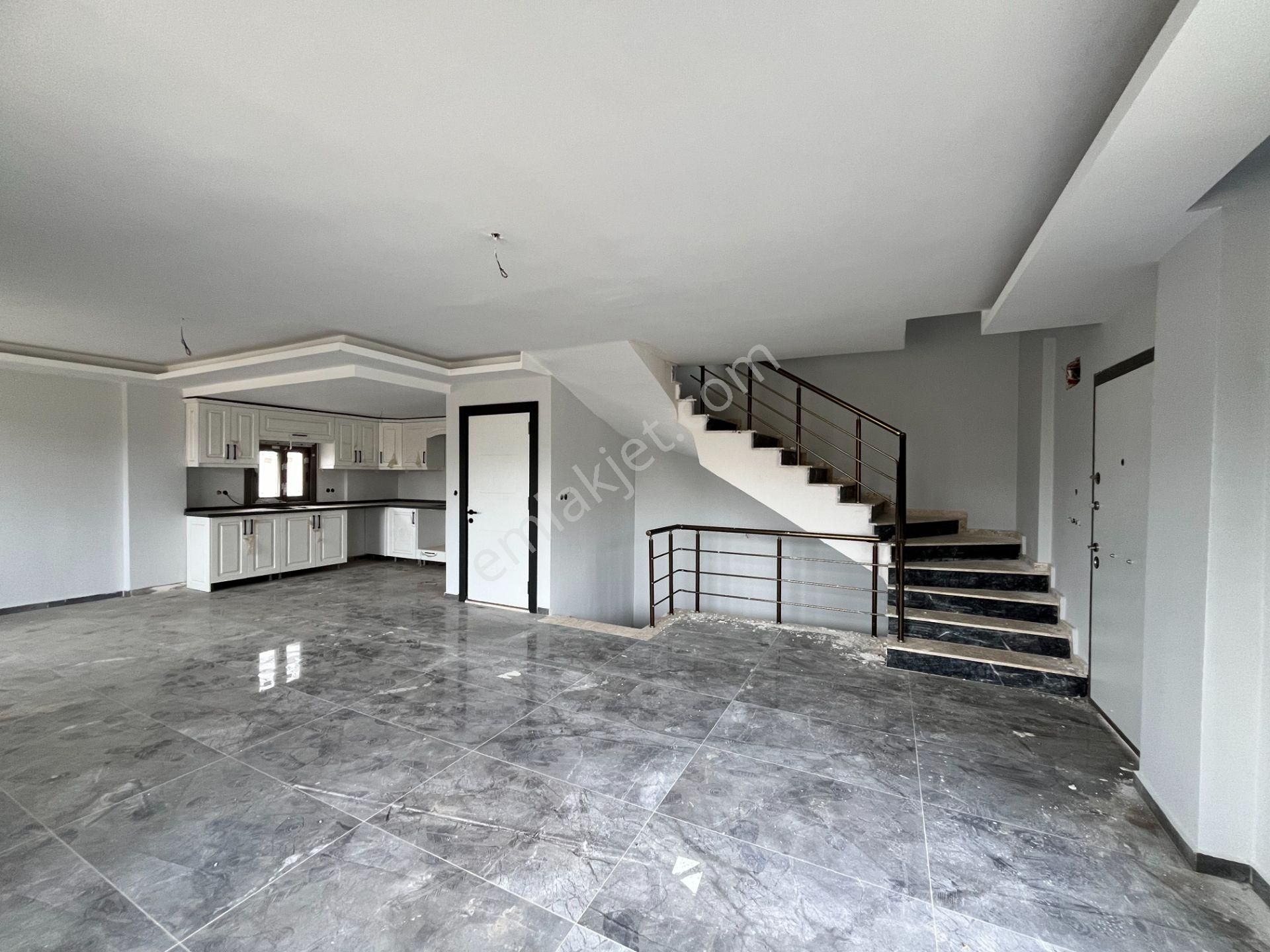 Seferihisar Gözsüzler’de Köşe Parsel 4+2 Lüks Villa! - Görsel 14