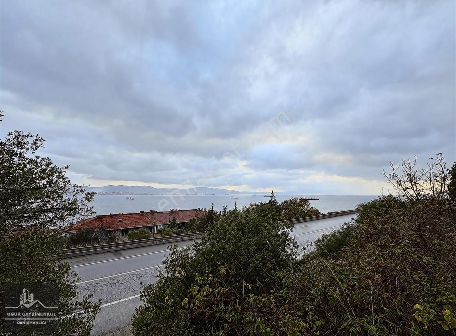 Uğur Gayrimenkul'den Deniz Manzaralı Ve Konut İmarlı Arsa - Görsel 4
