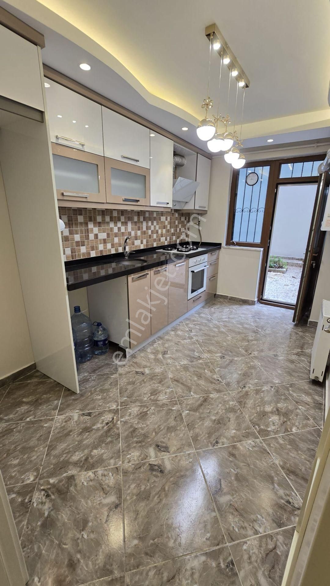 Beylikdüzü Yakuplu 2+1 Net 80 M² Müstakil Bahçe Kullanımlı İçi Yapılı Daire - Görsel 3