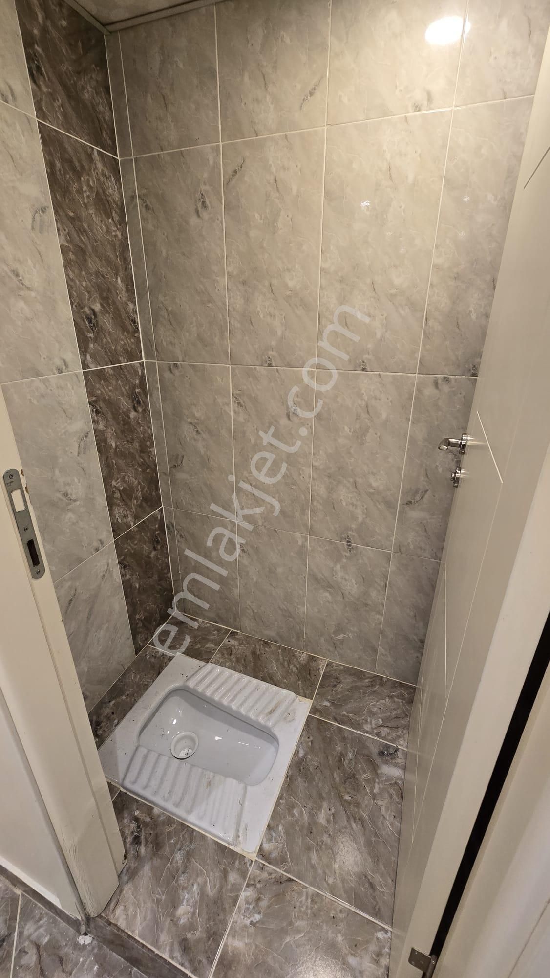 Beylikdüzü Yakuplu 2+1 Net 80 M² Müstakil Bahçe Kullanımlı İçi Yapılı Daire - Görsel 17