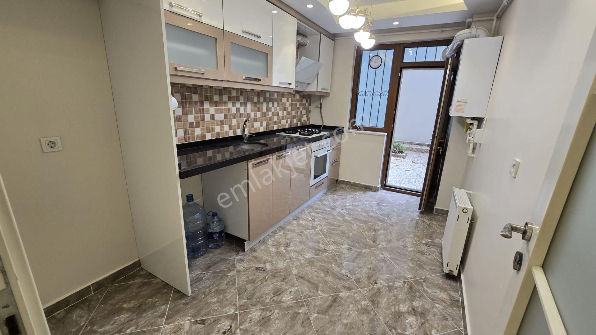 Beylikdüzü Yakuplu 2+1 Net 80 M² Müstakil Bahçe Kullanımlı İçi Yapılı Daire - Görsel 4
