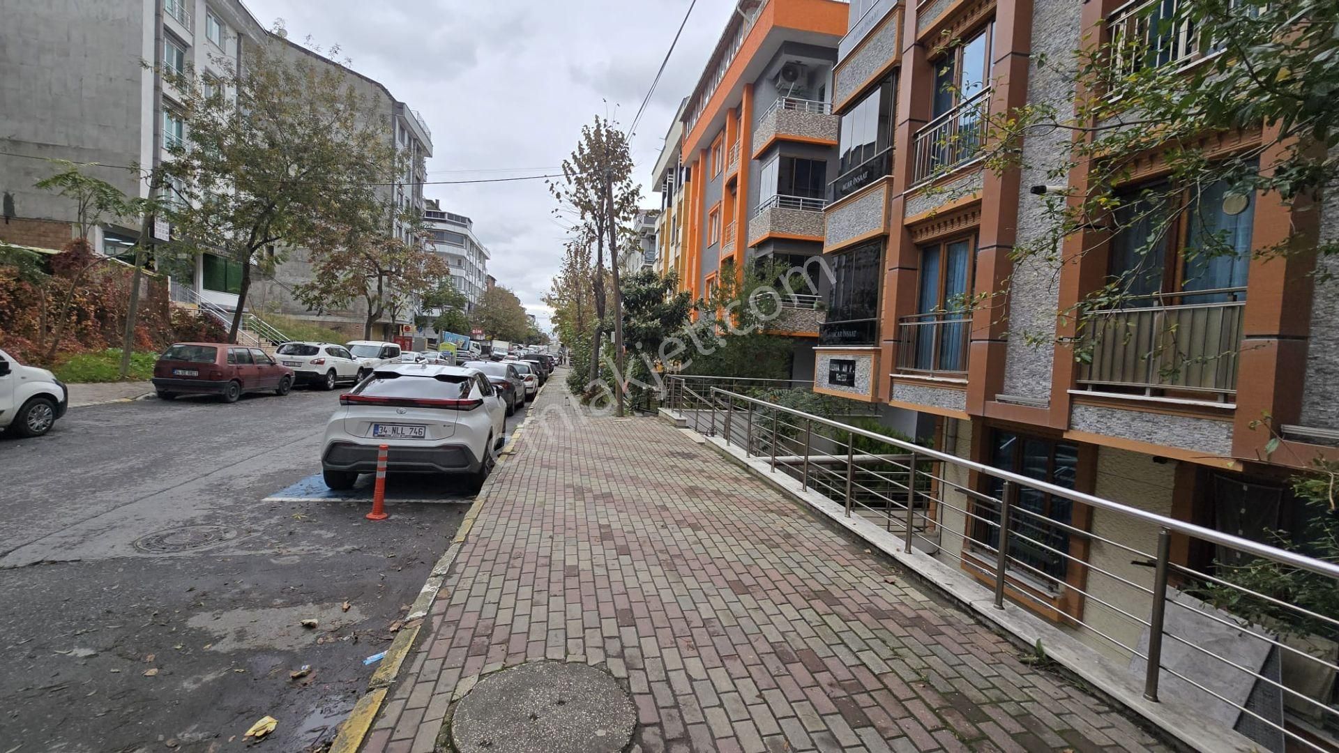 Beylikdüzü Yakuplu 2+1 Net 80 M² Müstakil Bahçe Kullanımlı İçi Yapılı Daire - Görsel 24