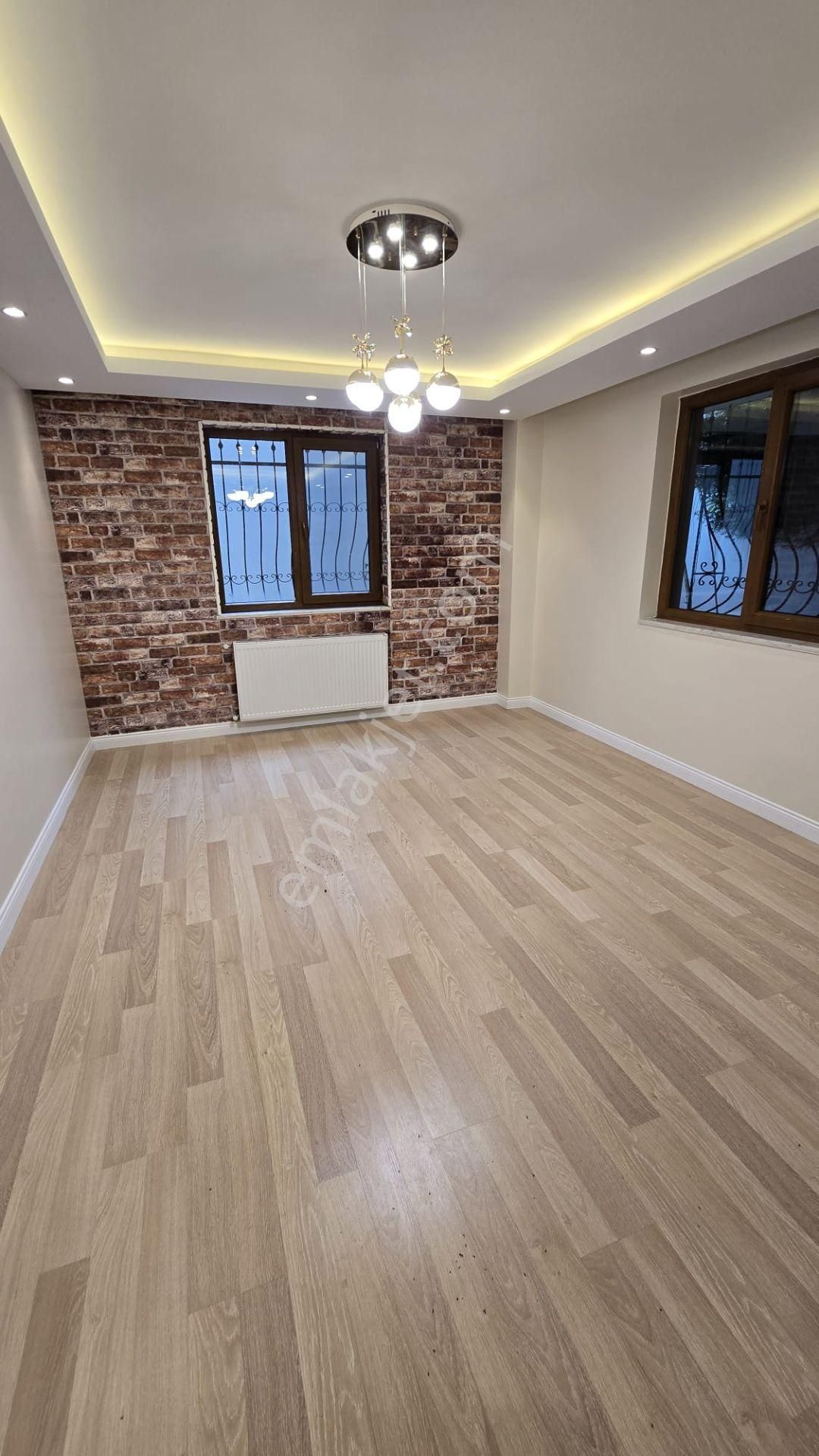 Beylikdüzü Yakuplu 2+1 Net 80 M² Müstakil Bahçe Kullanımlı İçi Yapılı Daire - Görsel 2