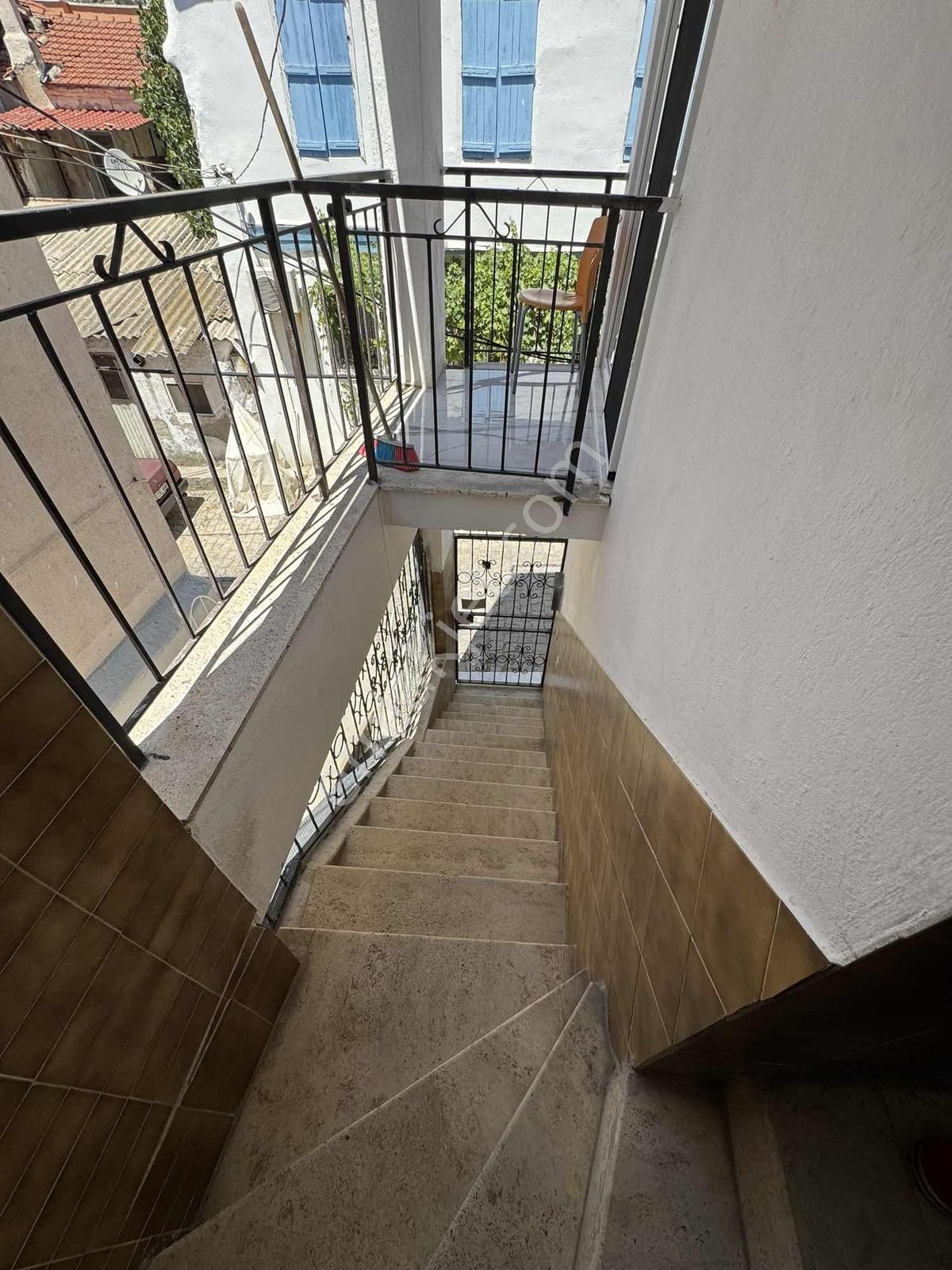 Ayvalık Zekibey Mahallesinde Pansiyonluk Satılık Bina - Görsel 22