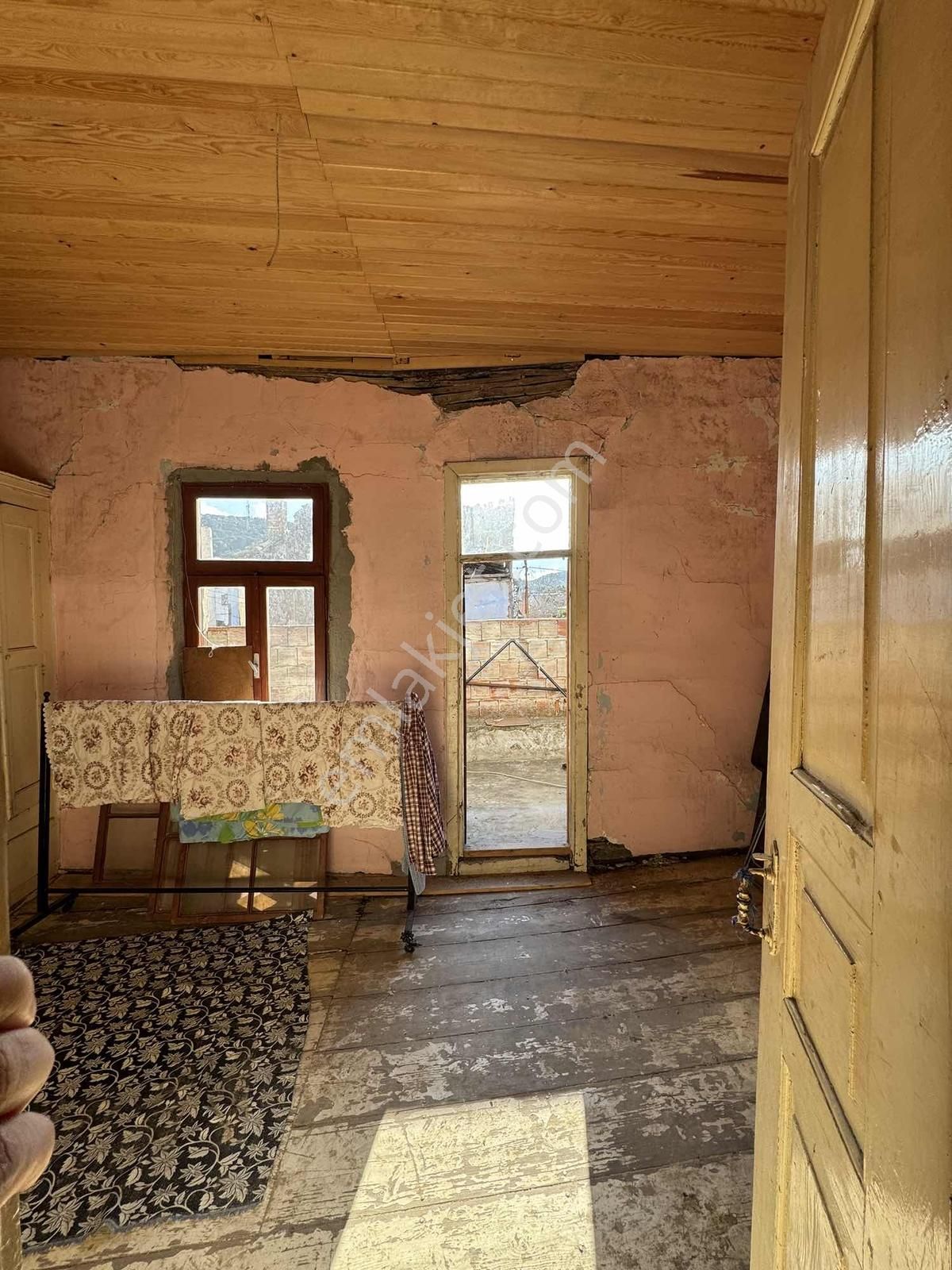 Ayvalık Hayrettinpaşa Mahallesinde Satılık Müstakil Ev - Görsel 6