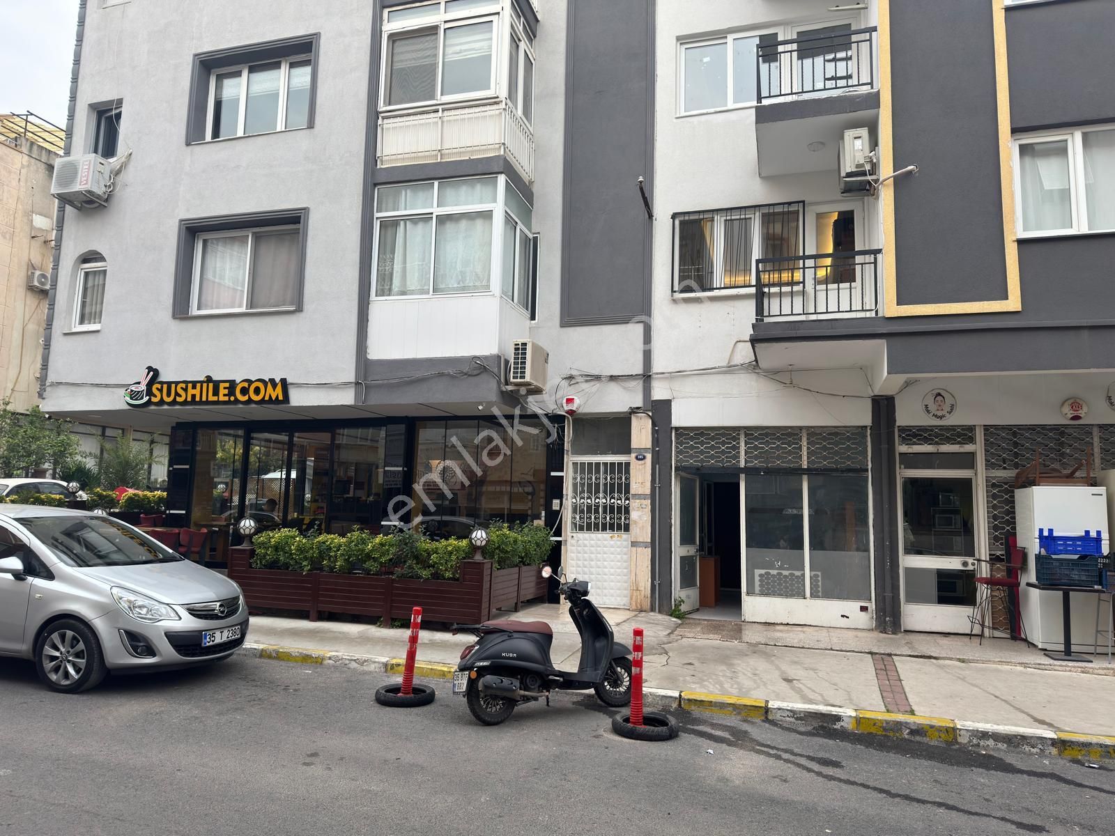 Sahibinden Balçova Demirci Efe Sokakta 23m2 Önüyle Birlikte 45m2 Dükkan Ekonomi Üni Yakını