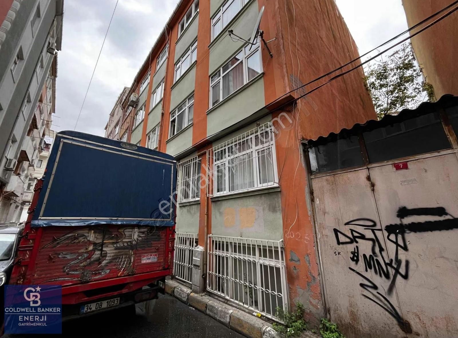Fatih Koca Muftafapaşa Satılık 2+1 Daire Balkonlu Merkezi Konum - Görsel 24