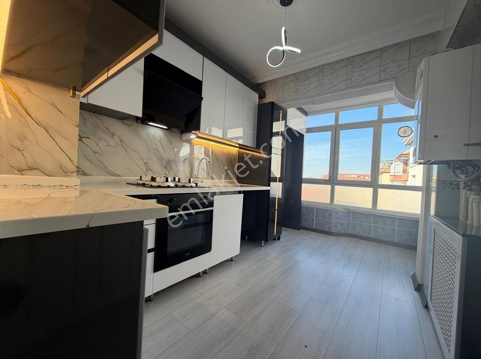 Pınarbaşı Mh 3+1 Asansölü Harika Lokasyonda Daire!!!!!