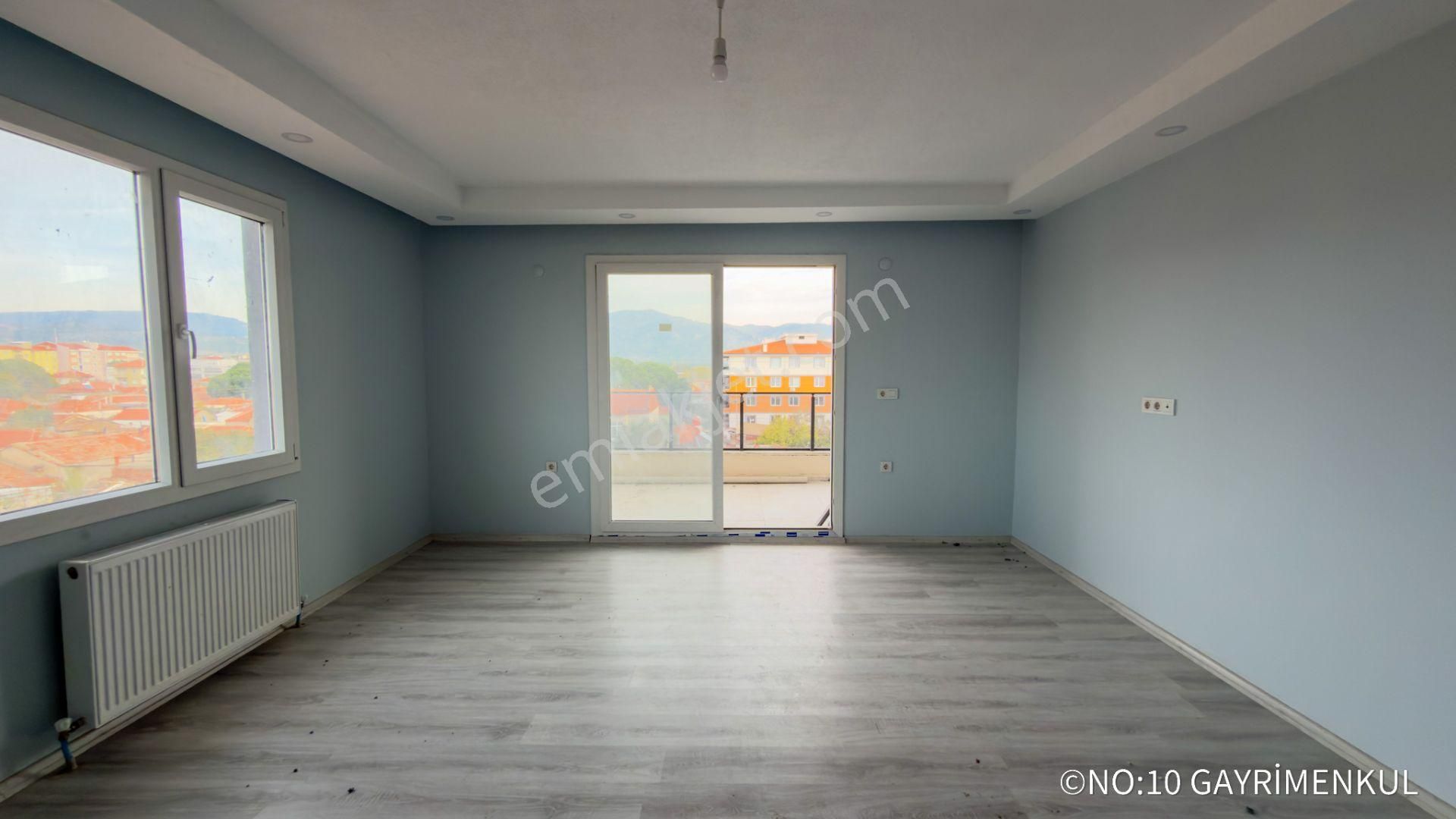 No:10 Gayrimenkul’den – Cadde Üstü, Köşe Konum, En Üst Kat 3+1 (125 M²) Kapalı Mutfak - Görsel 17