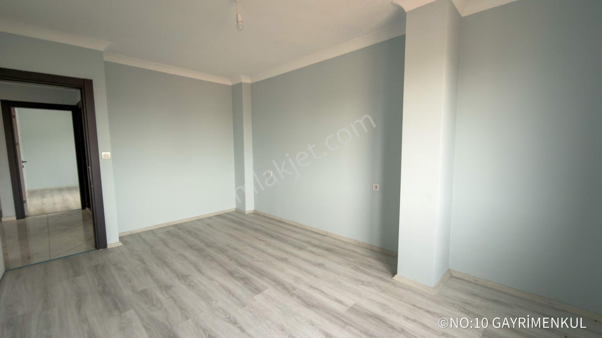 No:10 Gayrimenkul’den – Cadde Üstü, Köşe Konum, En Üst Kat 3+1 (125 M²) Kapalı Mutfak - Görsel 13