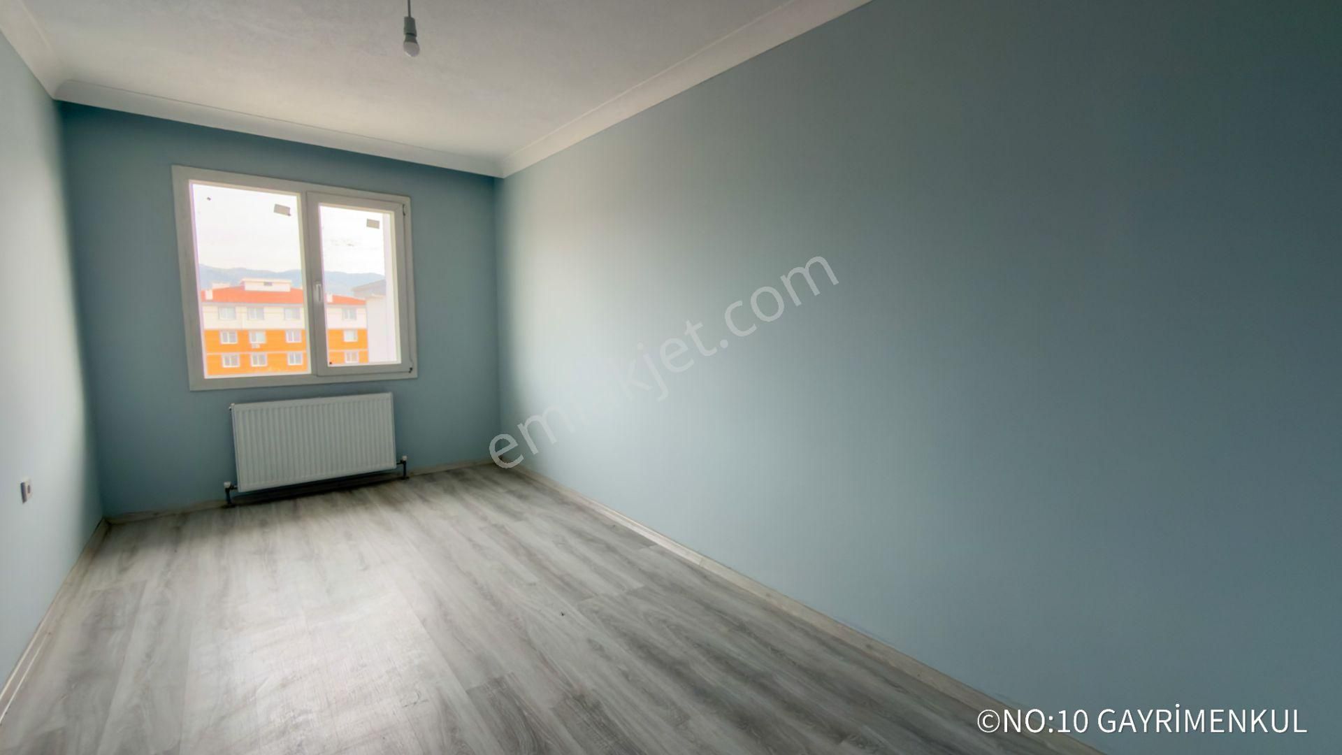 No:10 Gayrimenkul’den – Cadde Üstü, Köşe Konum, En Üst Kat 3+1 (125 M²) Kapalı Mutfak - Görsel 4