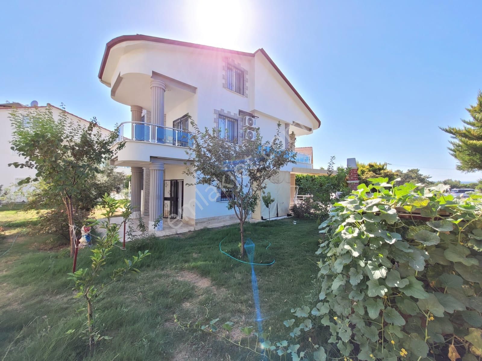 !! Fiyat Düştü !! Denize 50 Adım Havuzlu 5+1 Müstakil Villa