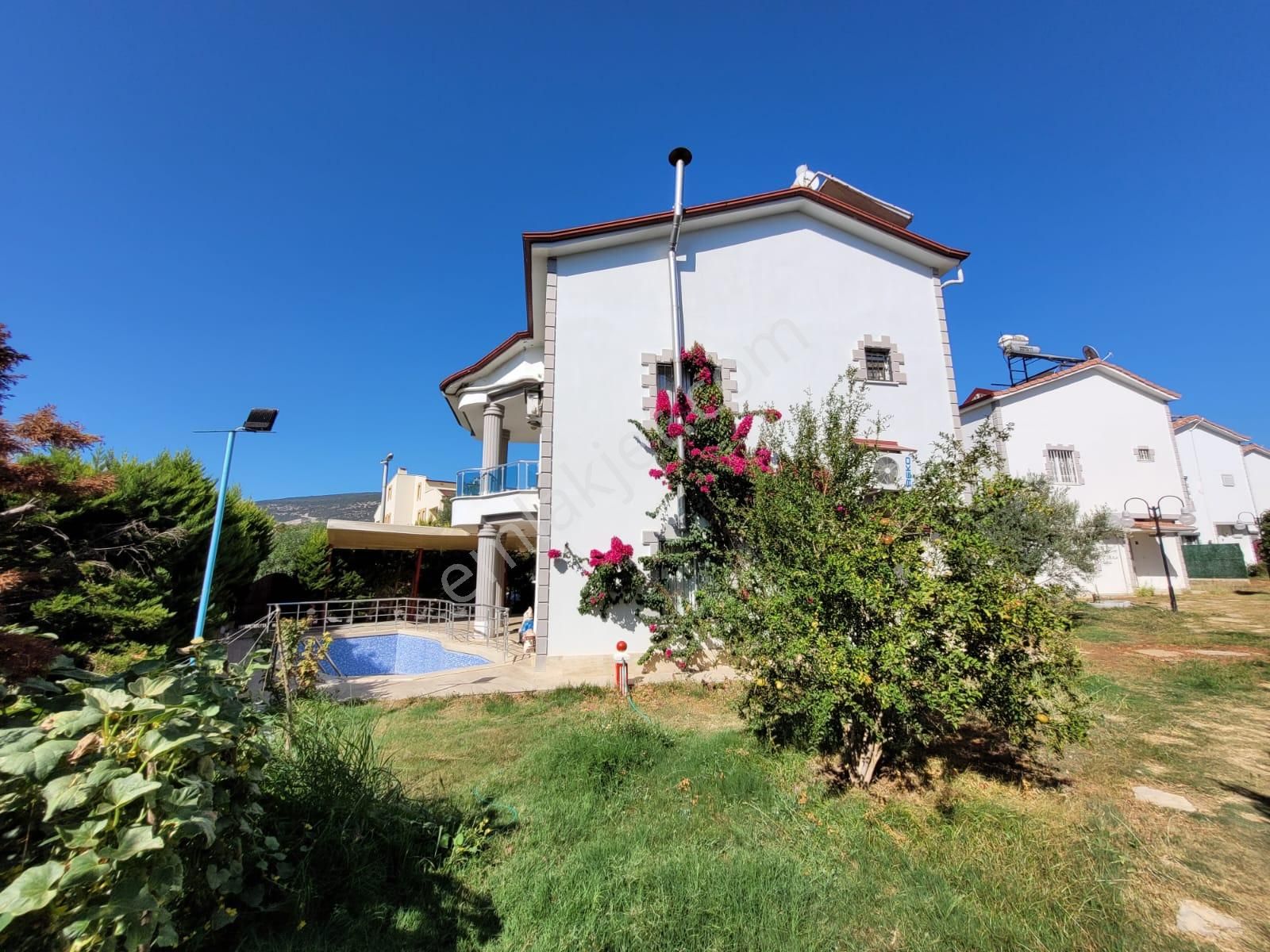 !! Fiyat Düştü !! Denize 50 Adım Havuzlu 5+1 Müstakil Villa - Görsel 9