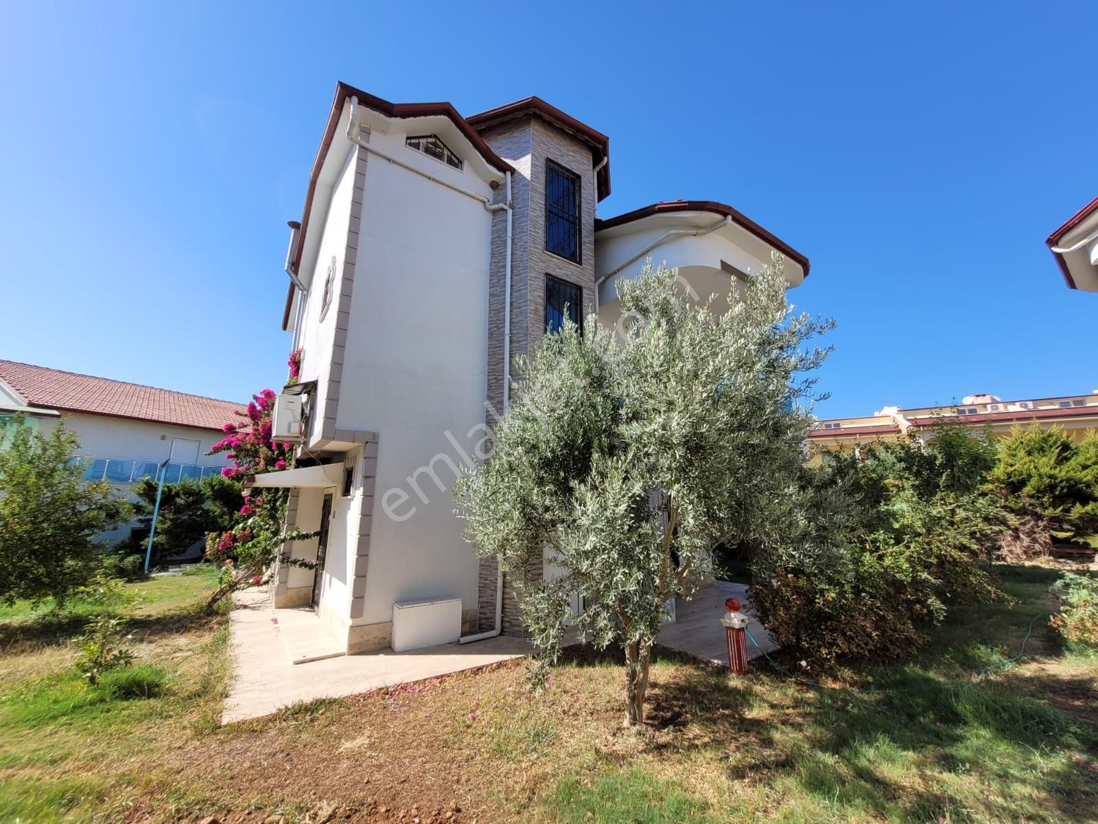 !! Fiyat Düştü !! Denize 50 Adım Havuzlu 5+1 Müstakil Villa - Görsel 8