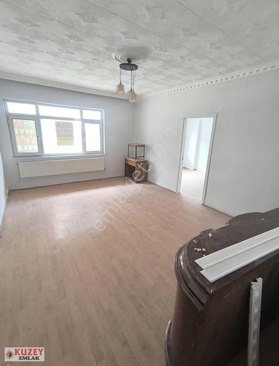 Kuzey Emlak'tan Demetevler'de 3+1 Full Yapılı Giriş Kat Satılık - Görsel 2