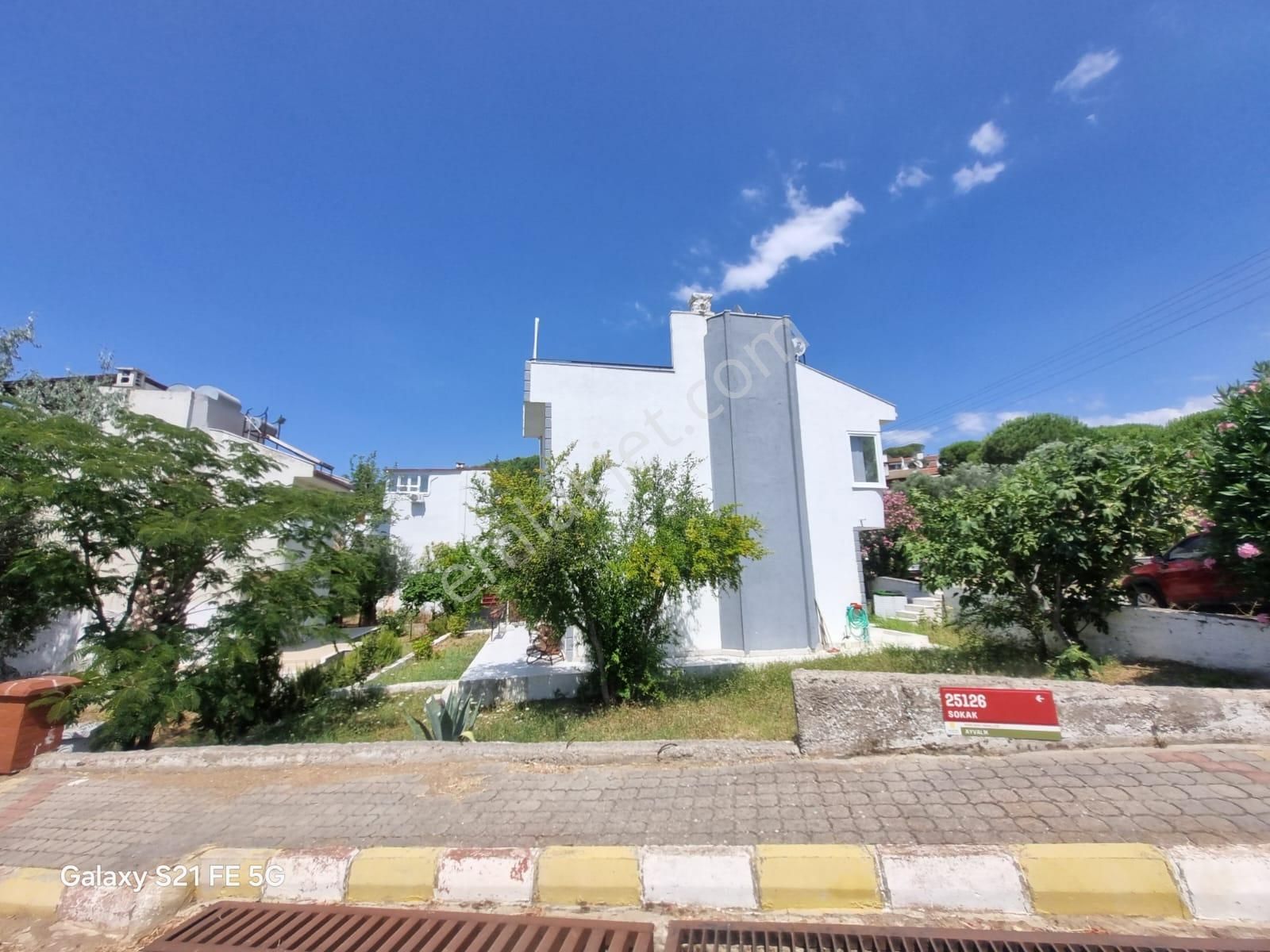 Ayvalık Sahilkent'te Kiralık, 3+1, Denize Yakın Villa