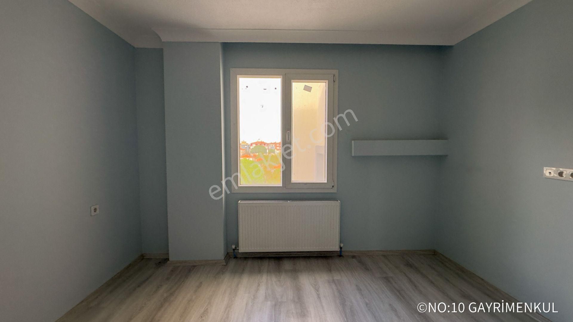 No:10 Gayrimenkul’den – Cadde Üstü, Ön Cephe, En Üst Kat 2+1 (90 M²) Açık Mutfak - Görsel 3