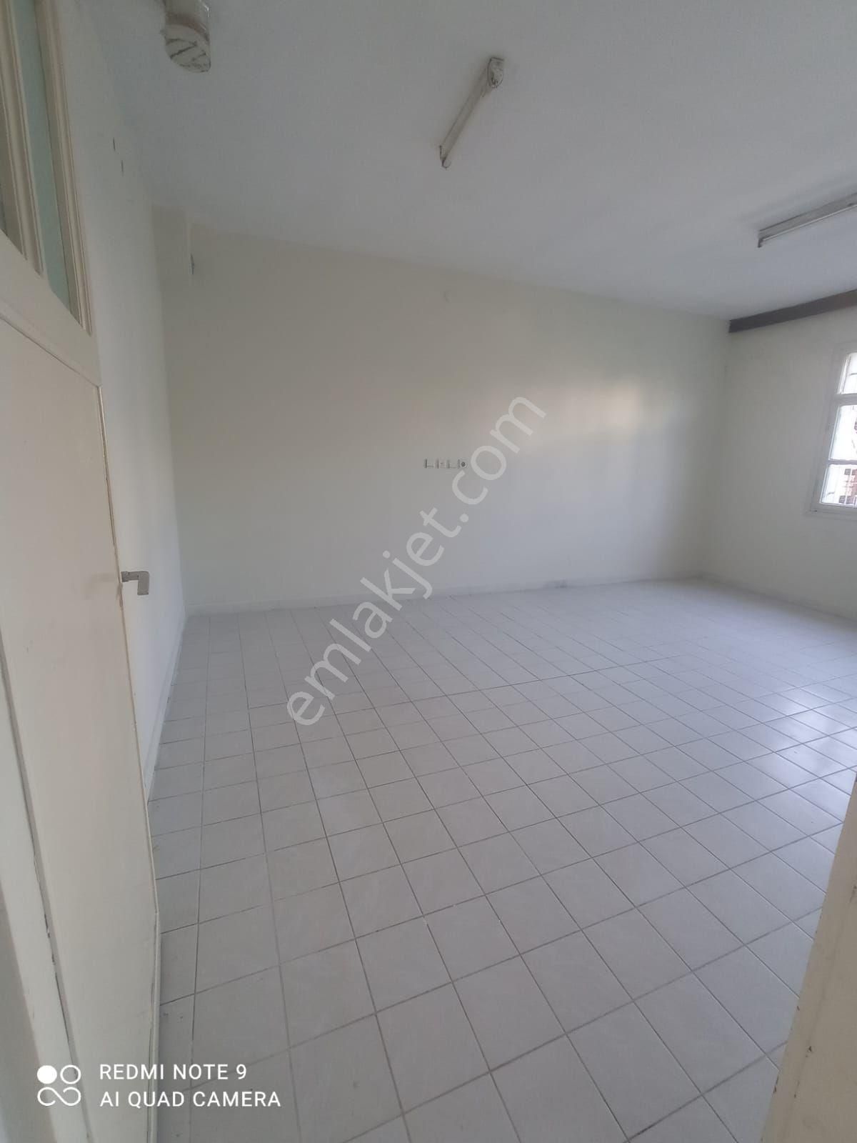 Hakem Emlak'tan Yüreğir Ulubatlı Hasan Mahallesinde Tek Katlı Müstakil Kiralık Evkozan Yoluna Yakın - Görsel 3