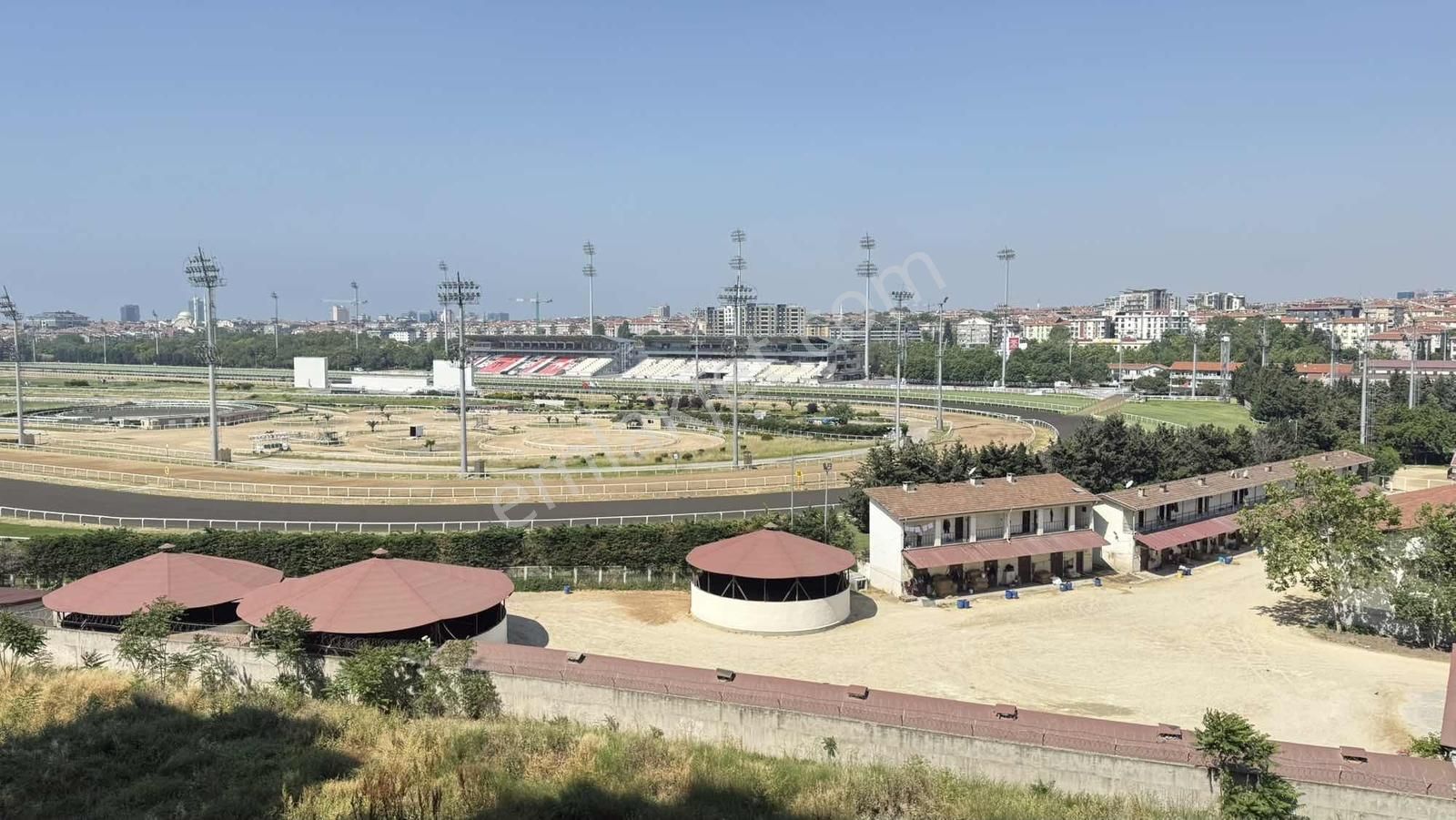 Çiğdem Emlaktan The İstanbul Evlerinde Satılık 3+1 190m2 Daire