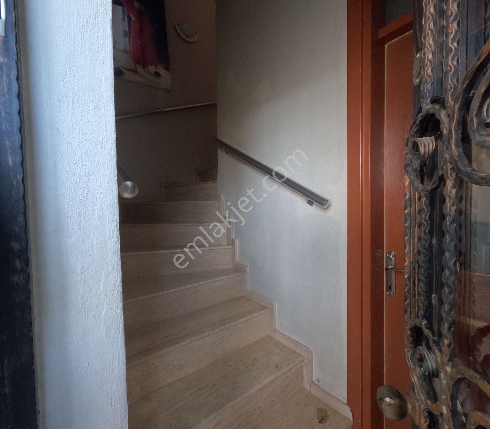 Urla Gülbahçe'de 4 Katlı Muhteşem Bir Bina - Görsel 28