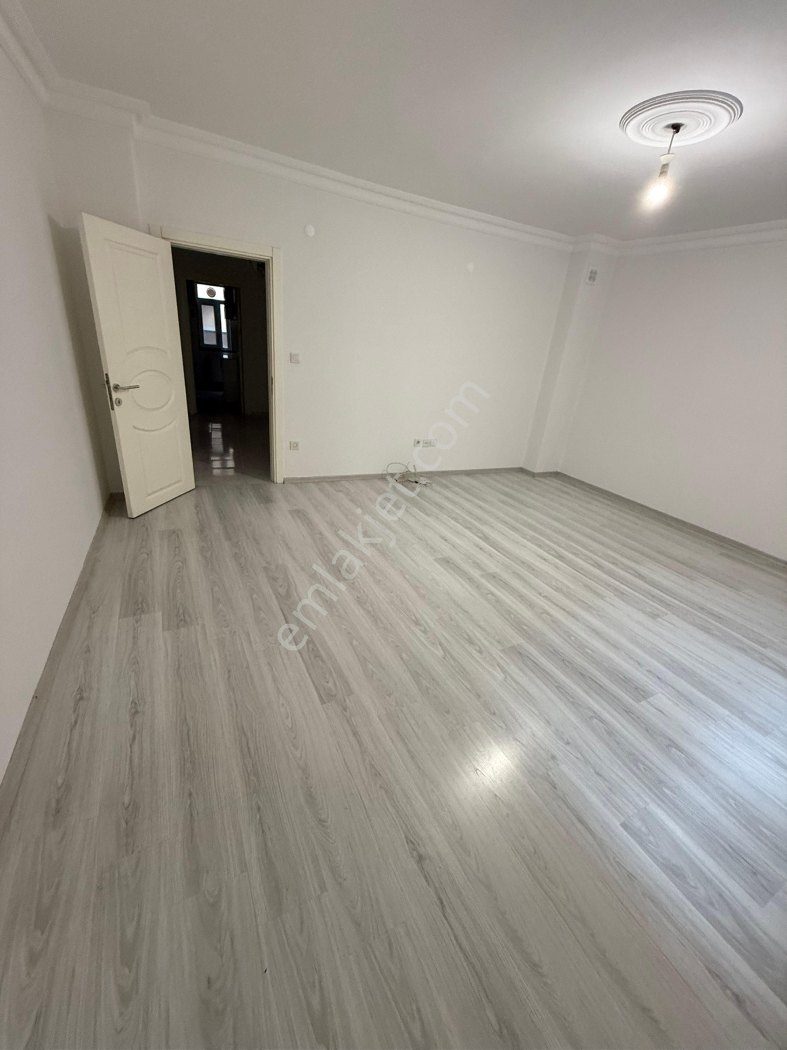 Akkaya Emlaktan Gülbahar Mah Şok Market Yanında 3+1 Kombili Daire - Görsel 7