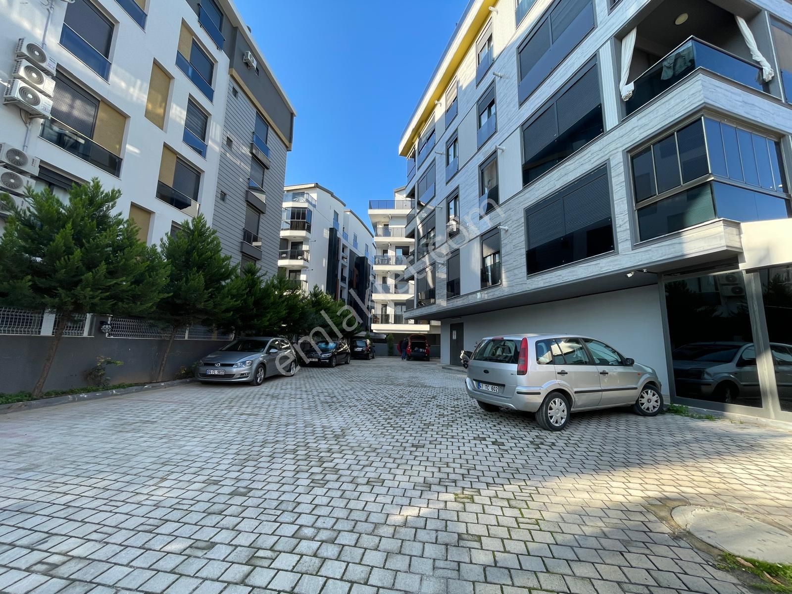 Zerdalilik 'te Cadde Üzeri Arakat Geniş 2+1 - Görsel 34