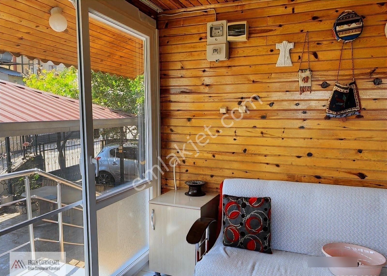 Ergünden Soğucakta Geniş Bahçe Kullanım Alanlı Müstakil Daire - Görsel 18
