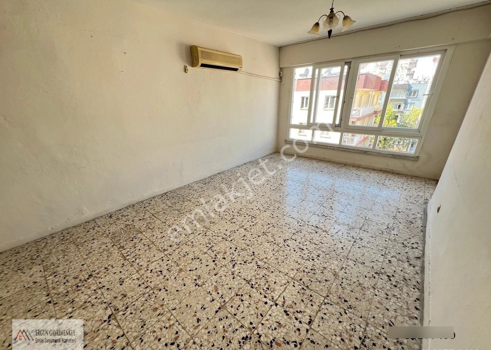 Ergünden Palmiyede Sahile Yakın Kiralık 3+1 Daire - Görsel 28