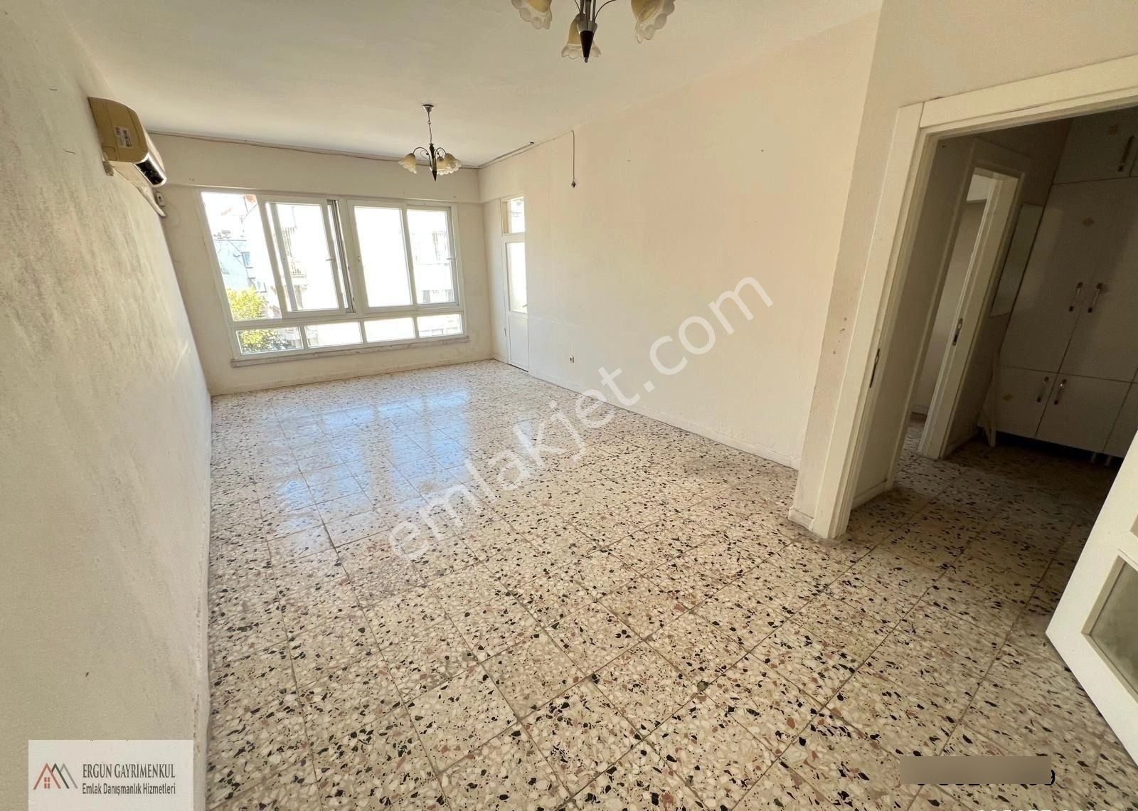 Ergünden Palmiyede Sahile Yakın Kiralık 3+1 Daire - Görsel 26