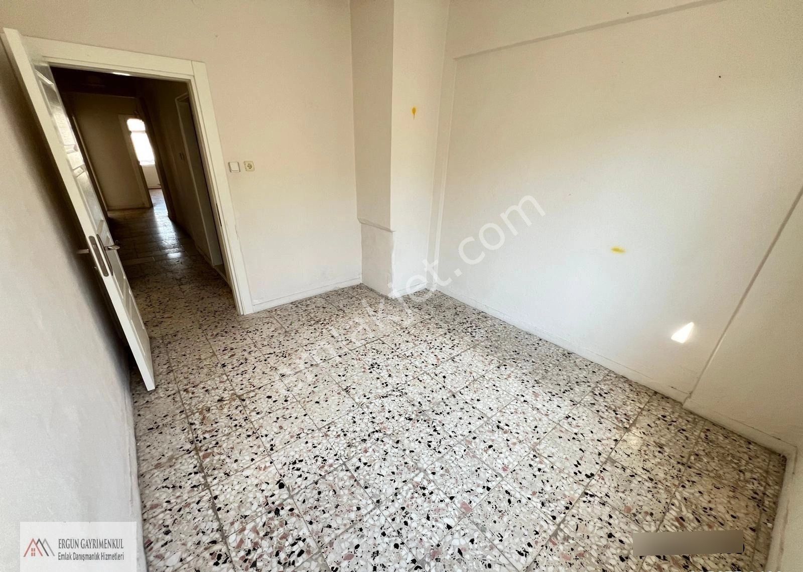 Ergünden Palmiyede Sahile Yakın Kiralık 3+1 Daire - Görsel 22