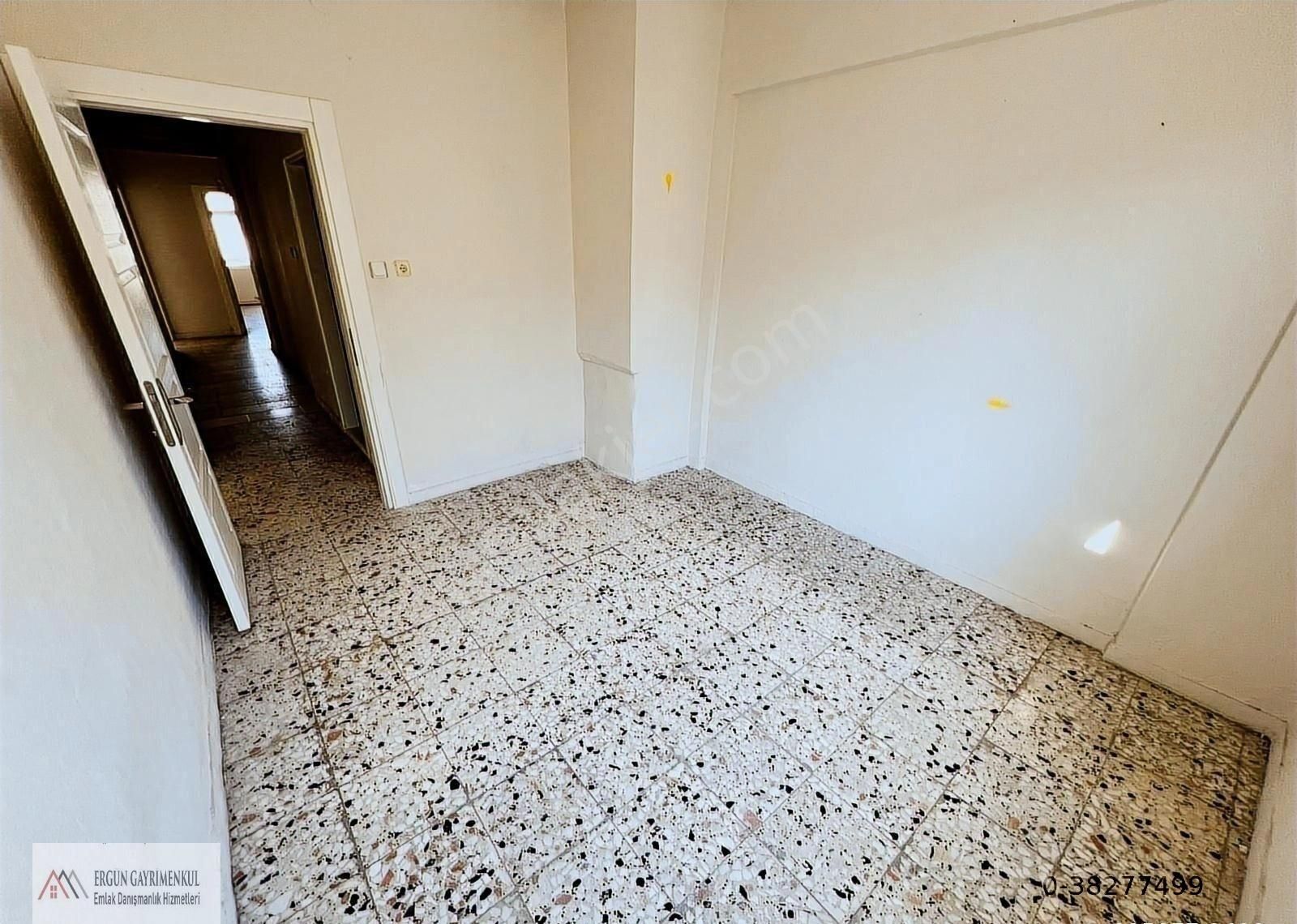 Ergünden Palmiyede Sahile Yakın Kiralık 3+1 Daire - Görsel 7