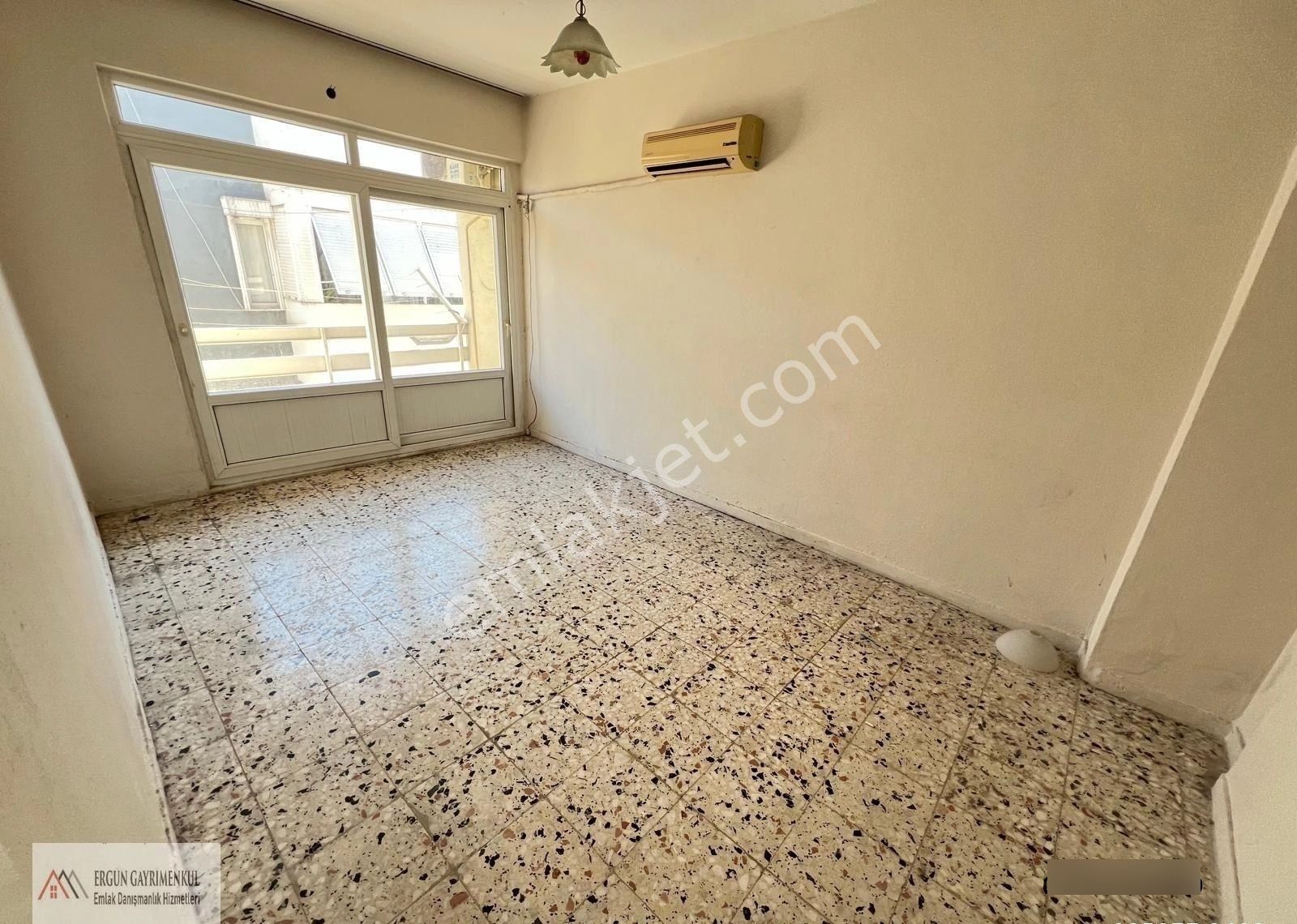 Ergünden Palmiyede Sahile Yakın Kiralık 3+1 Daire - Görsel 18