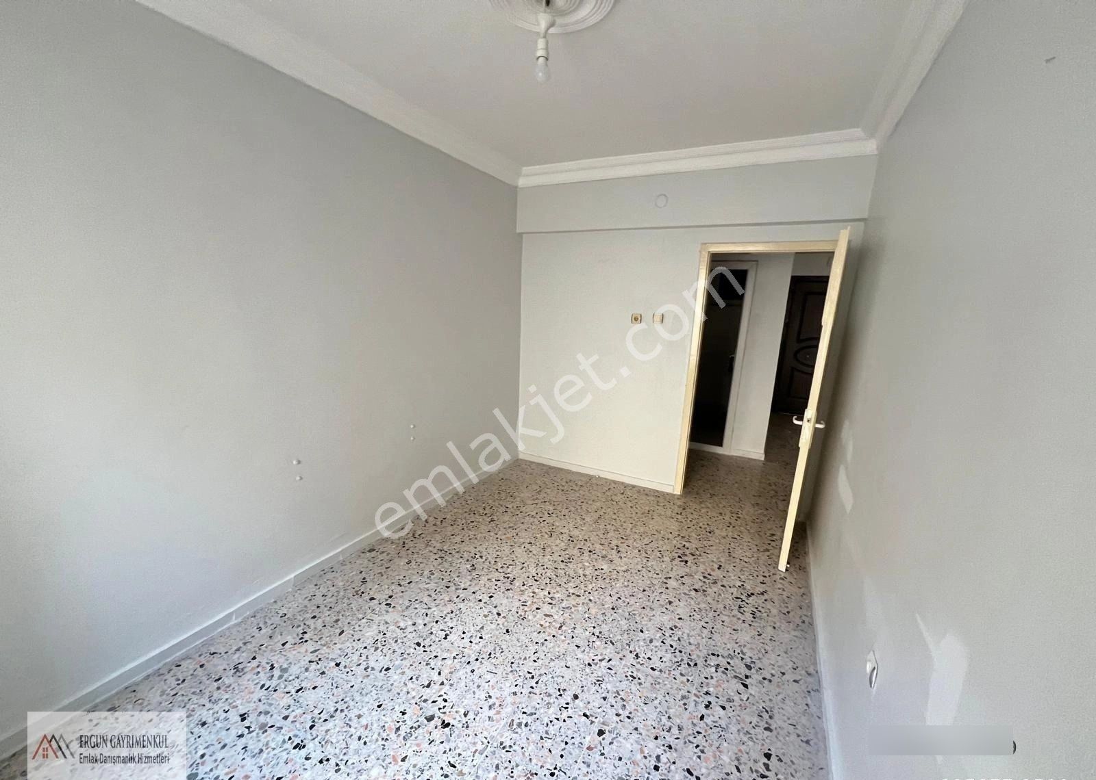 Ergünden Turgutreiste Asansörlü Kiralık 3+1 Daire - Görsel 28