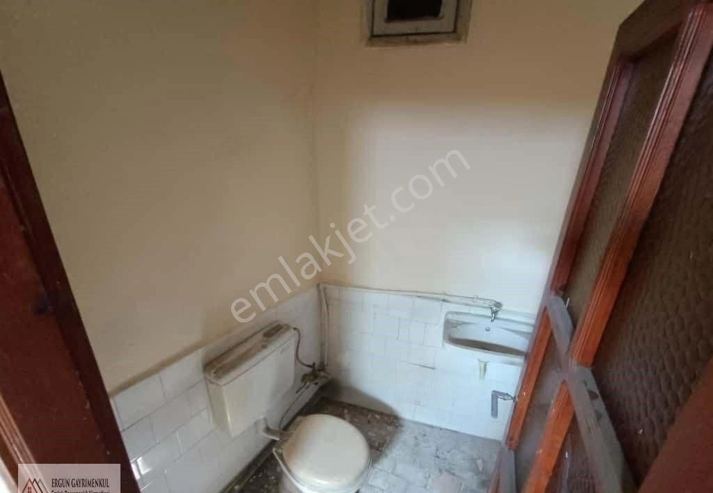 Ergünden İstiklal Cadde Üzeri Merkezi Konumda Kiralık Ofis - Görsel 2