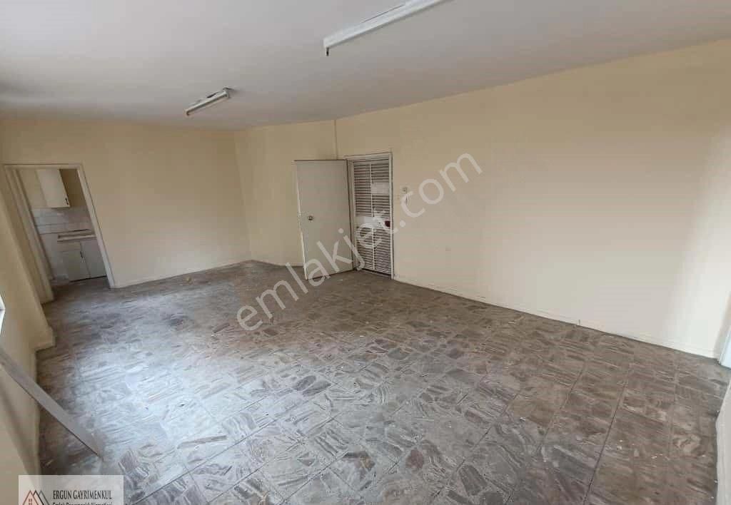 Ergünden İstiklal Cadde Üzeri Merkezi Konumda Kiralık Ofis - Görsel 10