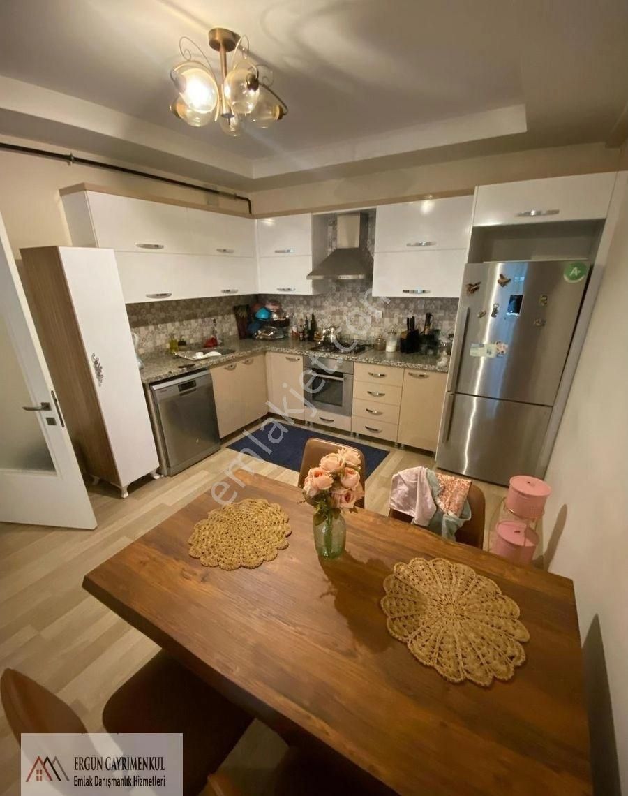 Ergünden Cumhuriyette Doğalgazlı Bahçeli Satılık 2+1 Yatırımlık