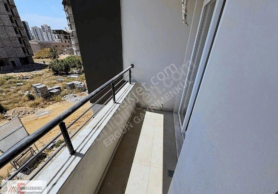 Şehrin Gözde Konumunda Lüx Geniş Balkonlu 1+1 Daire - Görsel 9