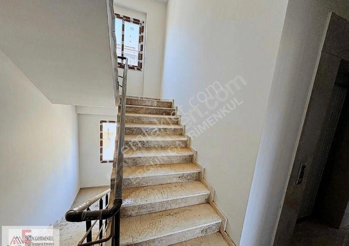 Şehrin Gözde Konumunda Lüx Geniş Balkonlu 1+1 Daire - Görsel 11